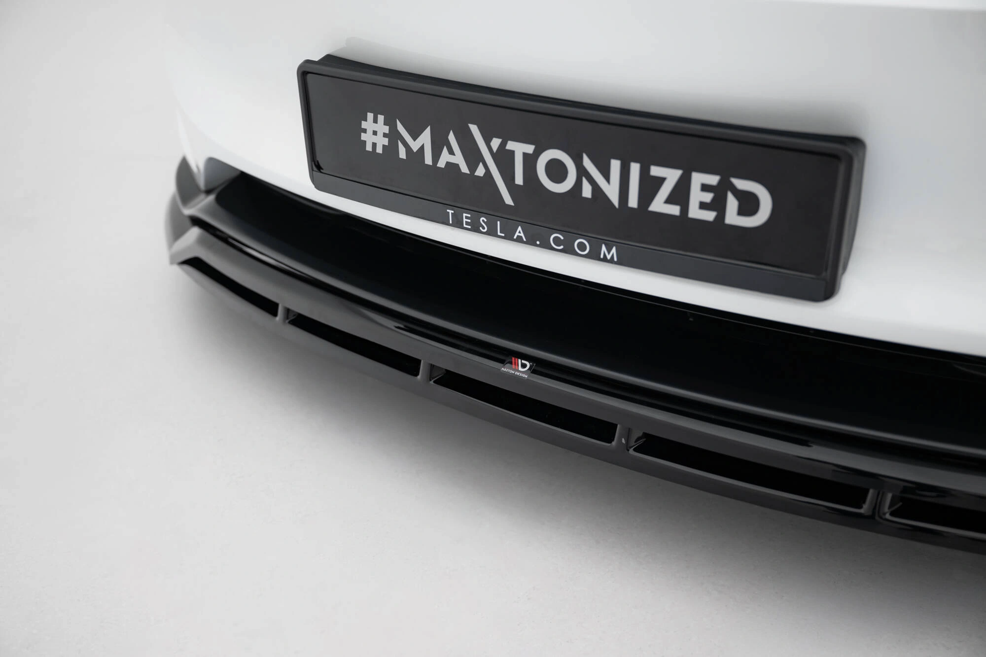 Frontspoiler Tesla Model 3 Performance 2023 -> | V.1 Glossy Black Edition – bilde 4