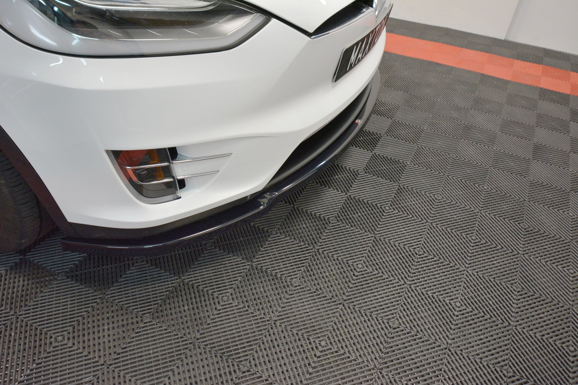 Frontspoiler TESLA MODEL X 2015 - 2021 | Sport Glossy Black Edition V1 – bilde 3