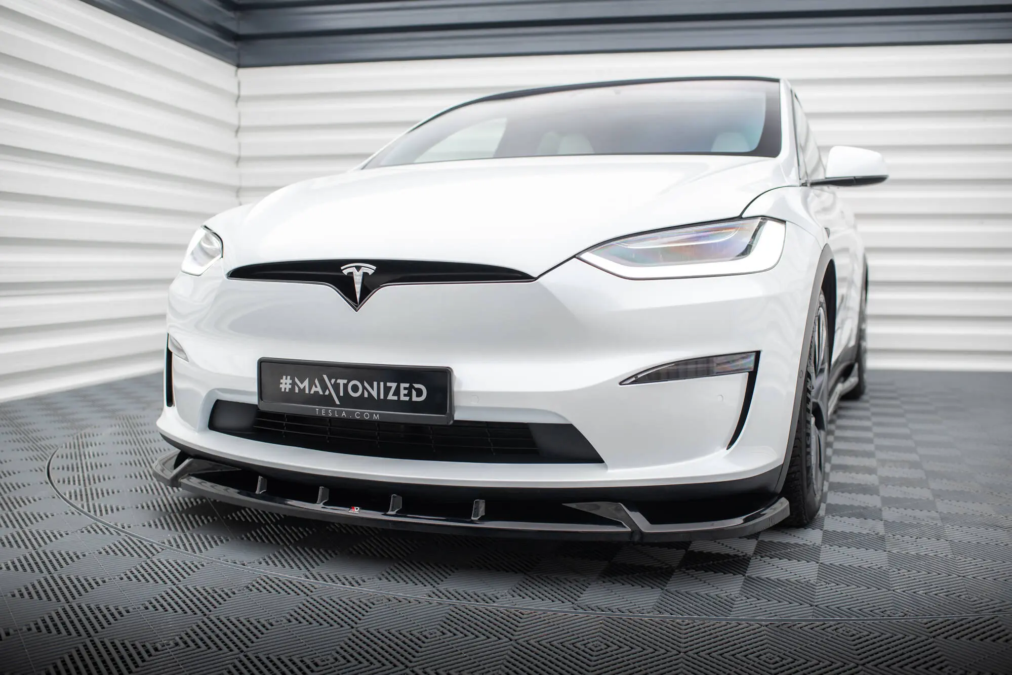 Frontspoiler Tesla Model X Facelift 2021 -> │ V.2 Black Edition – bilde 3