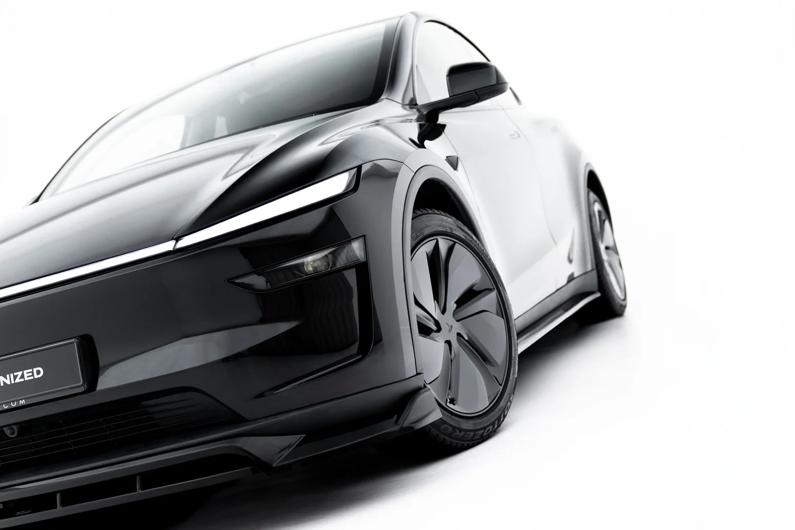 Frontspoiler Tesla Model Y Juniper 2025 -> | Sport Glossy Black Edition – bilde 5