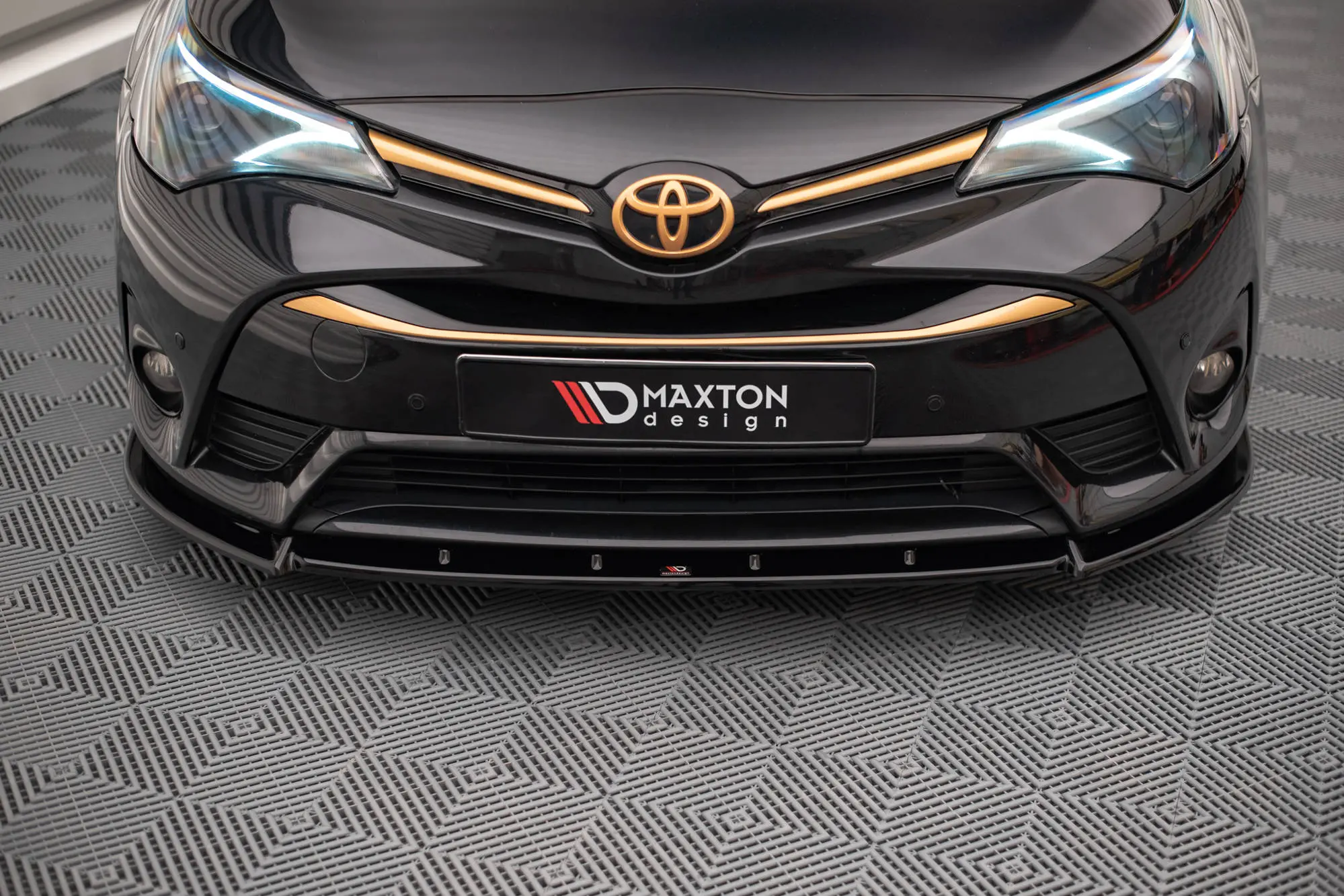 Frontspoiler Toyota Avensis III (T27) Facelift 2015 - 2018 | V.1 Glossy Black Edition