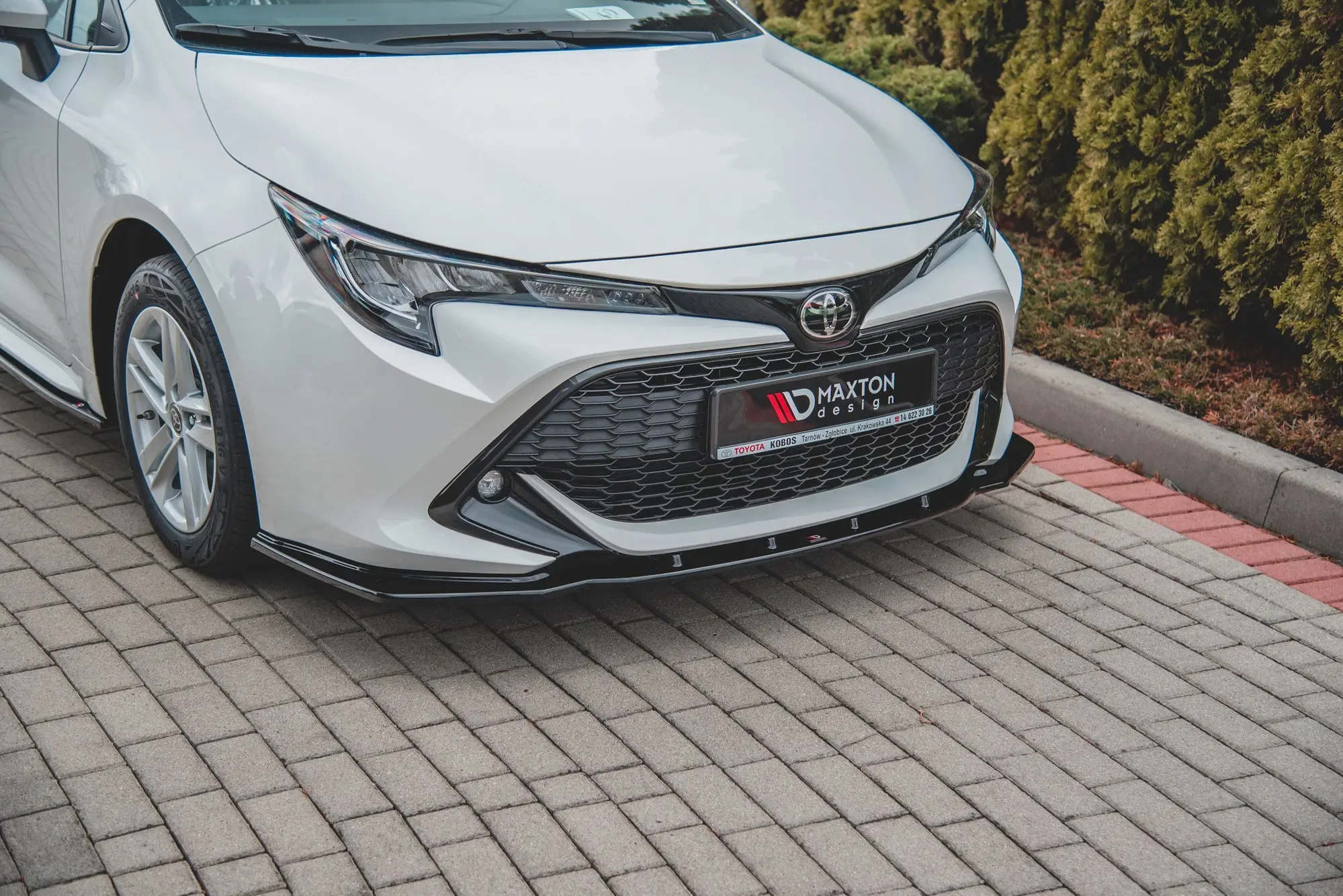 Frontspoiler Toyota Corolla XII Hatchback / Touring Sports 2019 - 2023 | V.1 Glossy Black Edition