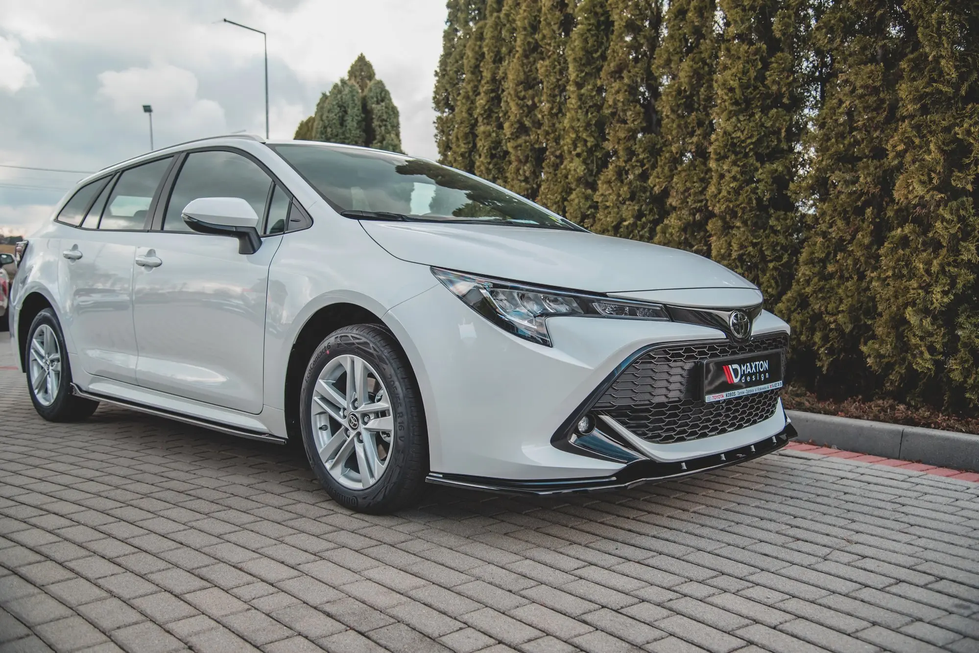 Frontspoiler Toyota Corolla XII Hatchback / Touring Sports 2019 - 2023 | V.1 Glossy Black Edition – bilde 4