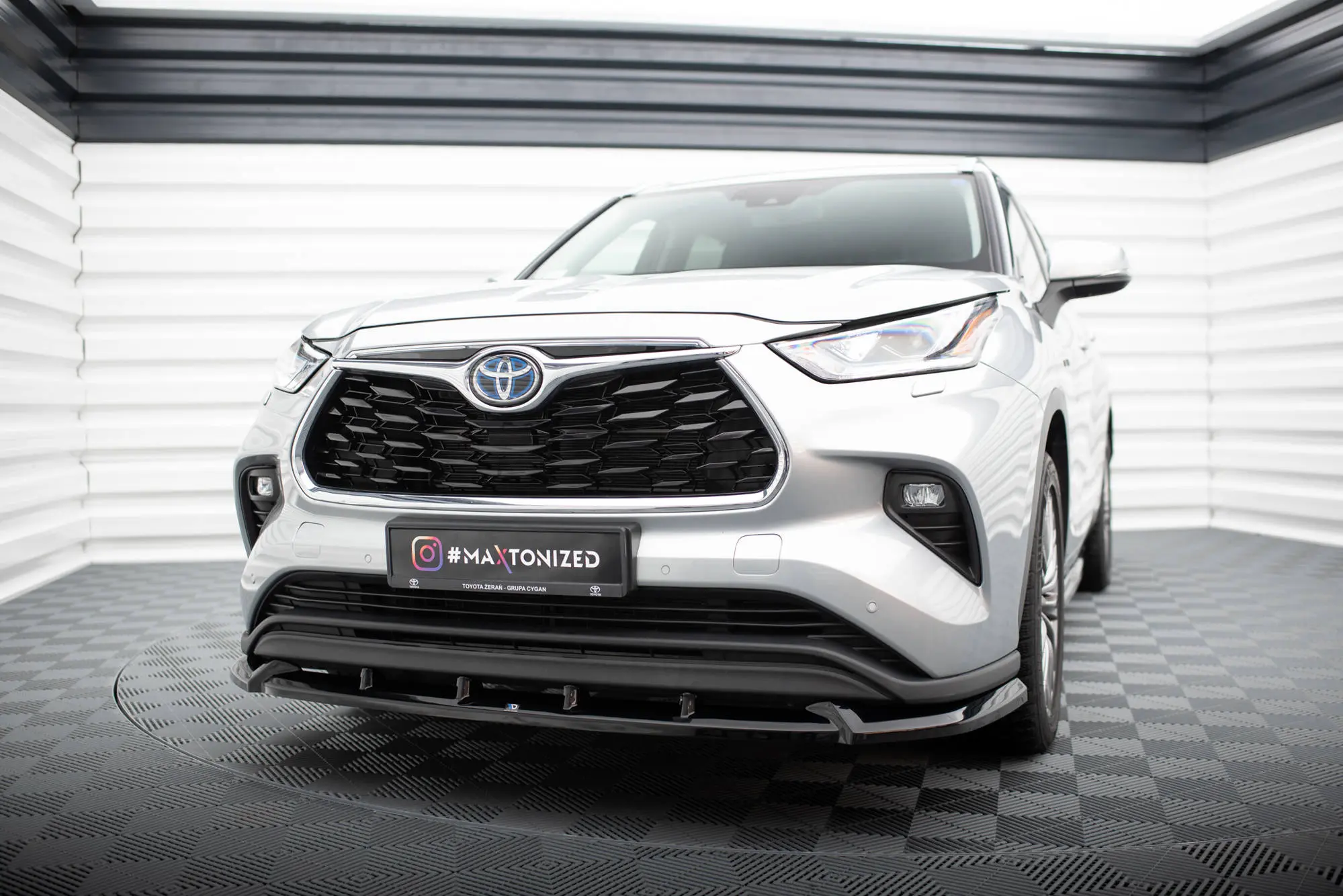 Frontspoiler Toyota Highlander IV 2019-> | Glossy Black Edition