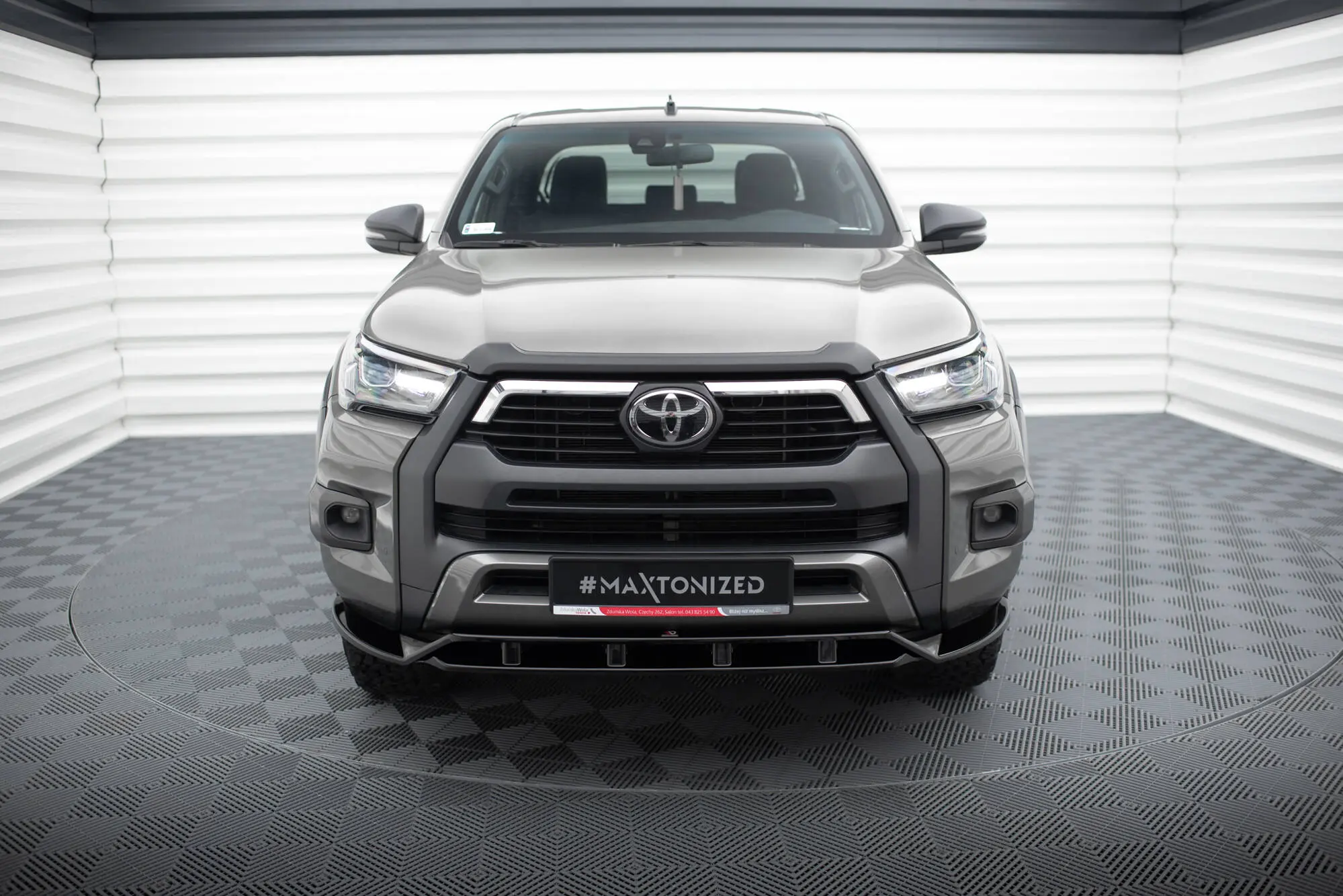 Frontspoiler Toyota Hilux VIII Invincible Facelift 2020 -> │ Glossy Black Edition – bilde 4