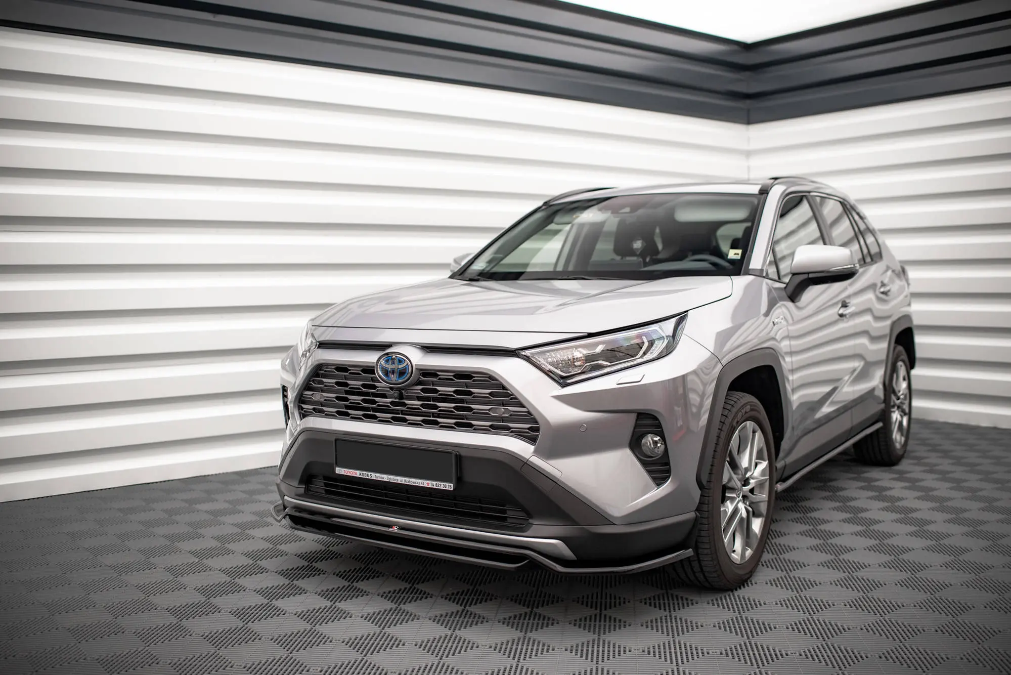 Frontspoiler Toyota RAV4 V 2019 -> / Toyota RAV4 Plug-in Hybrid 2020 -> | Glossy Black Edition – bilde 2