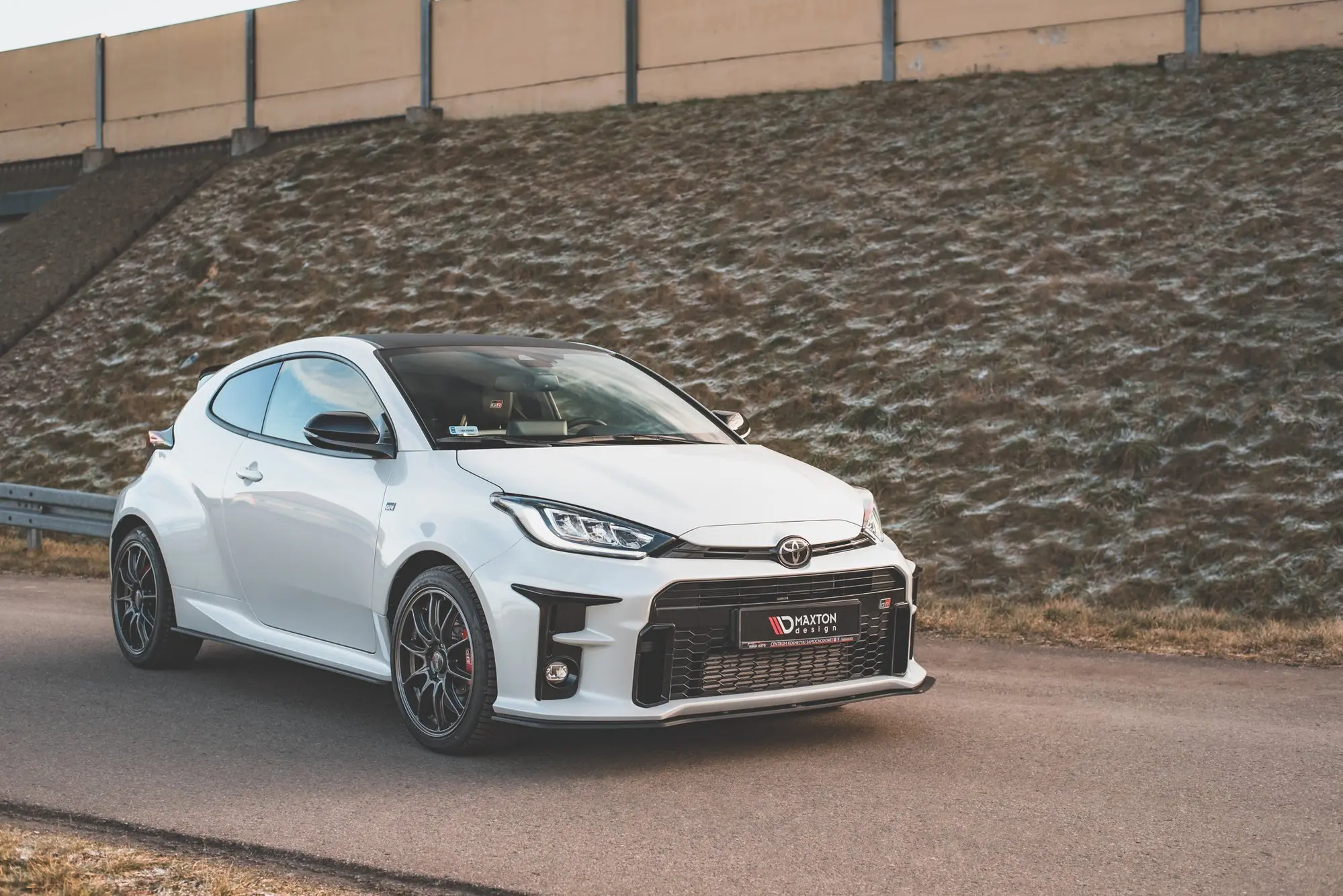 Frontspoiler Toyota Yaris GR IV 2020-> | Racing Durability Black Edition – bilde 5