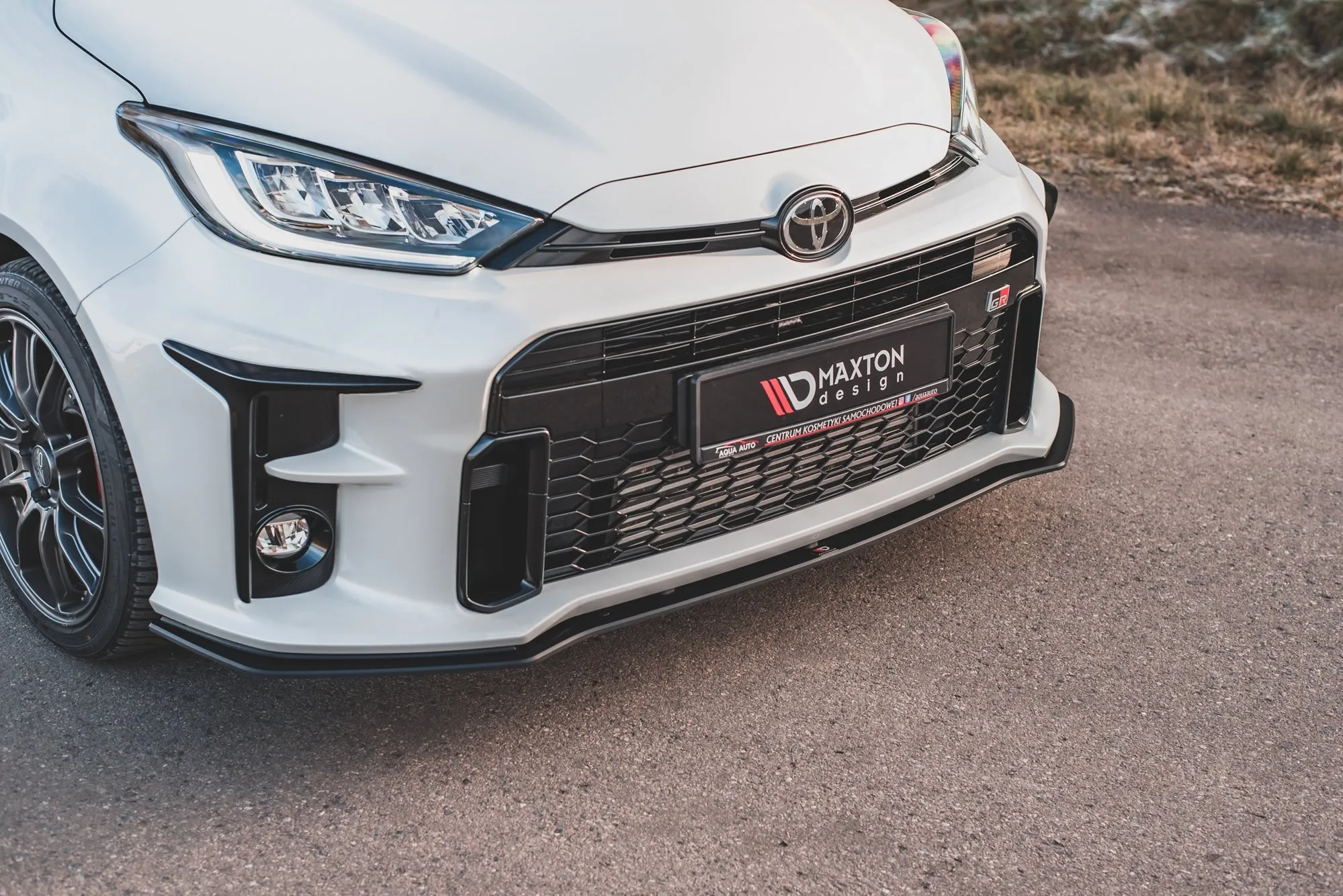 Frontspoiler Toyota Yaris GR IV 2020-> | Street Pro Black Edition – bilde 2