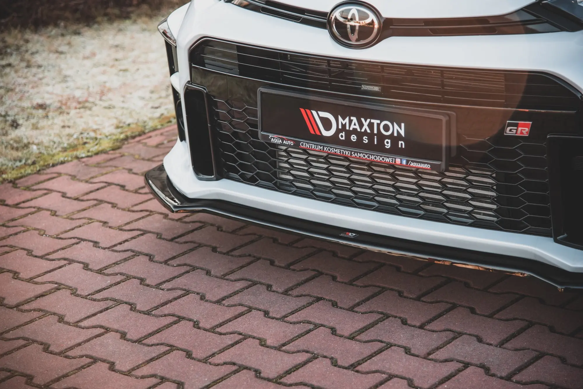 Frontspoiler Toyota Yaris IV GR 2020-> | V.1 Glossy Black Edition