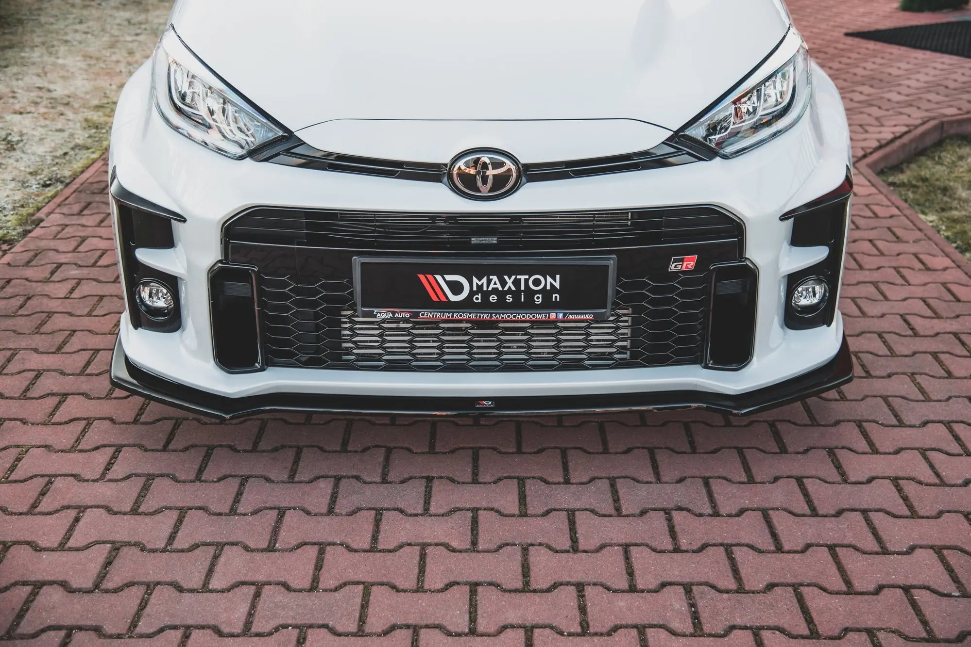 Frontspoiler Toyota Yaris IV GR 2020-> | V.1 Glossy Black Edition – bilde 2