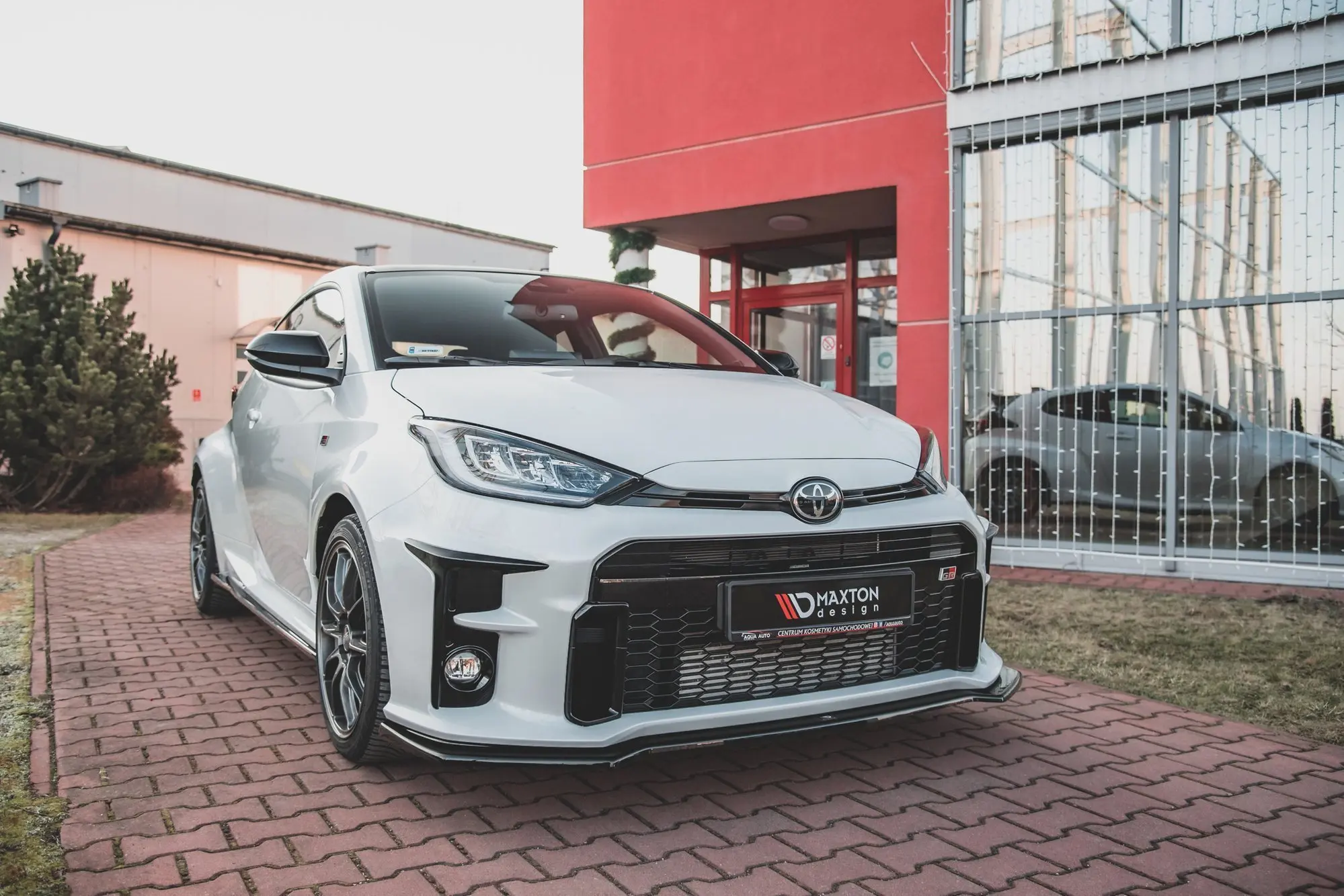 Frontspoiler Toyota Yaris IV GR 2020-> | V.1 Glossy Black Edition – bilde 5
