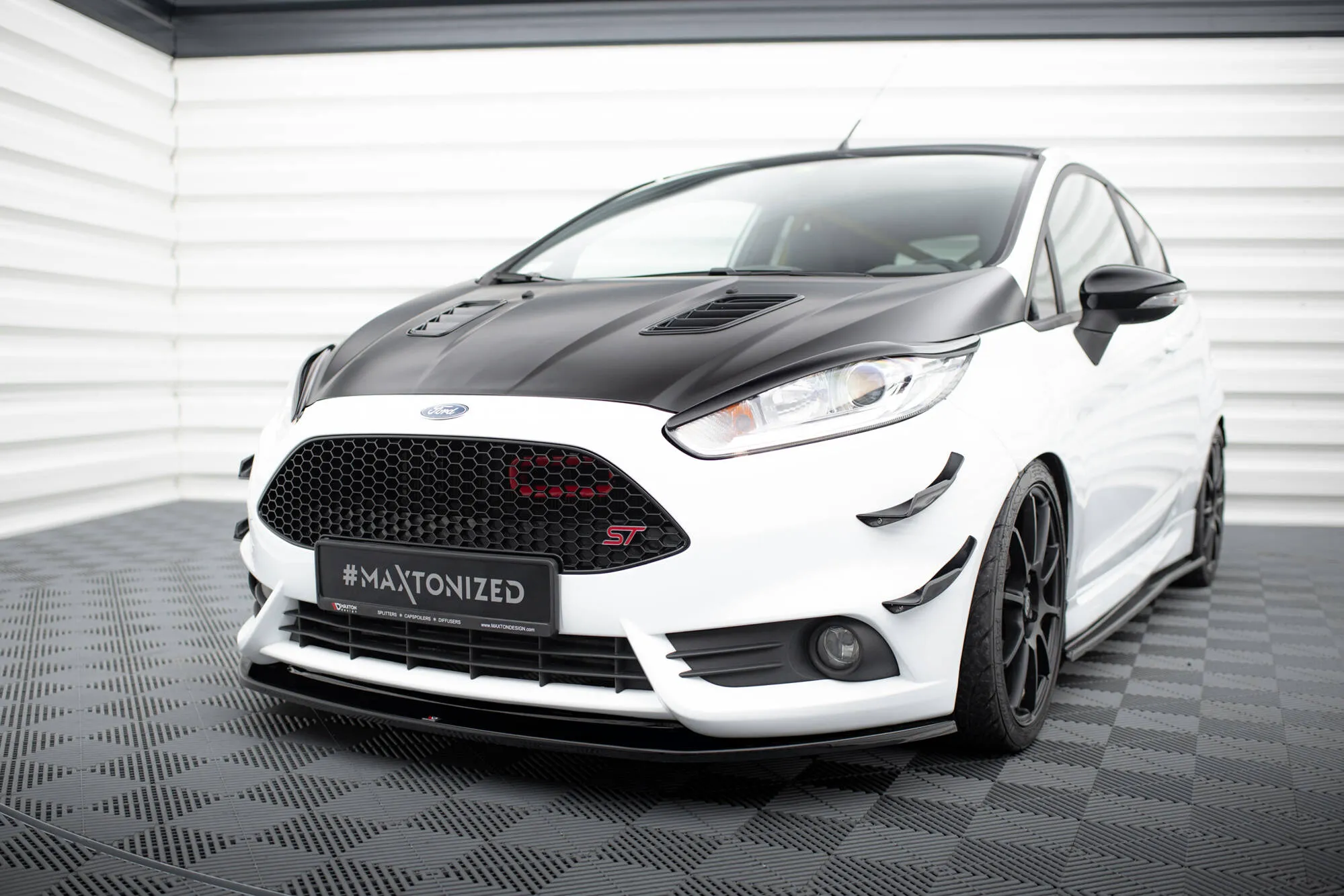 Frontspoiler V.2 Ford Fiesta ST VII Facelift 2013 - 2016 | Glossy Black Edition