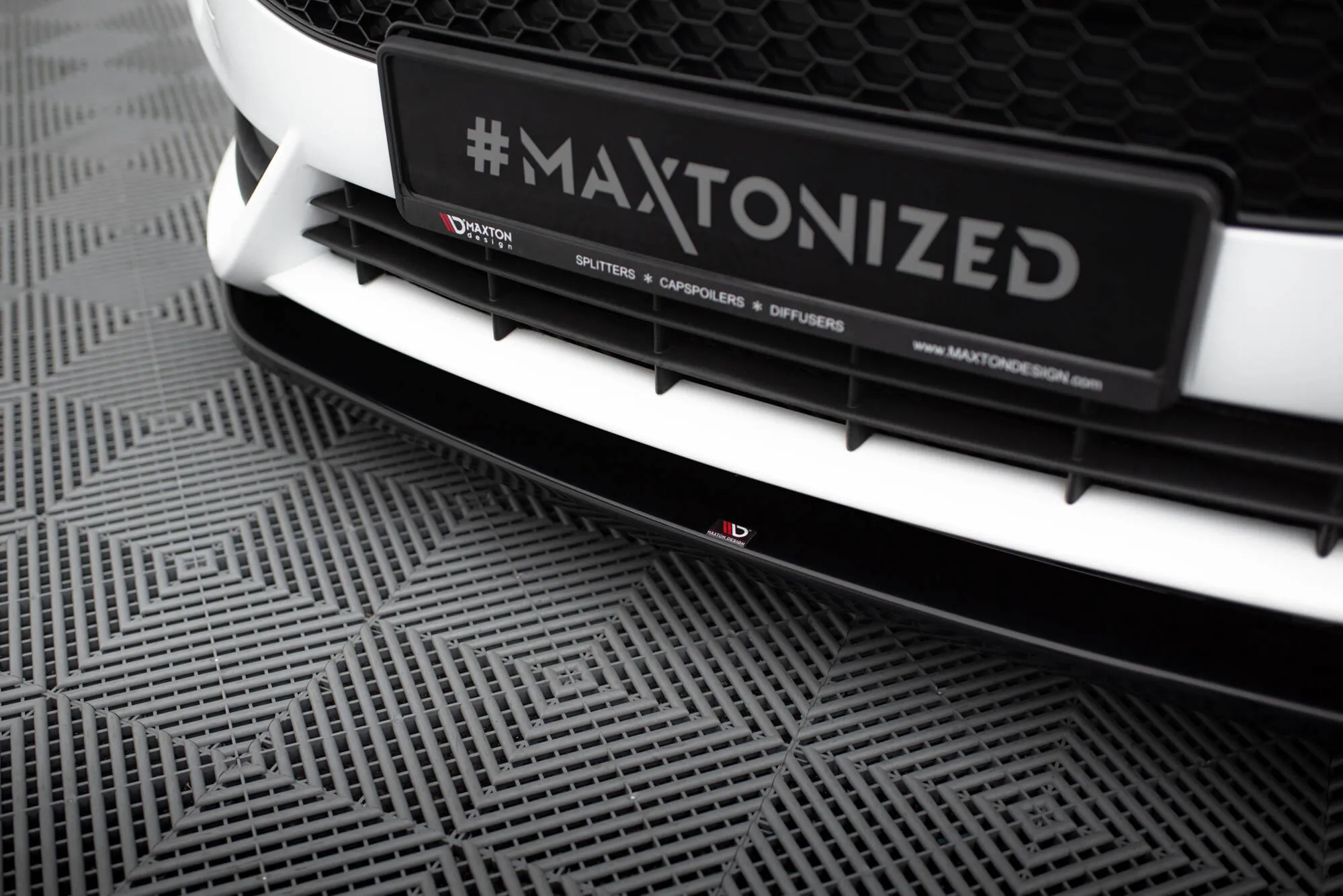 Frontspoiler V.2 Ford Fiesta ST VII Facelift 2013 - 2016 | Glossy Black Edition – bilde 3