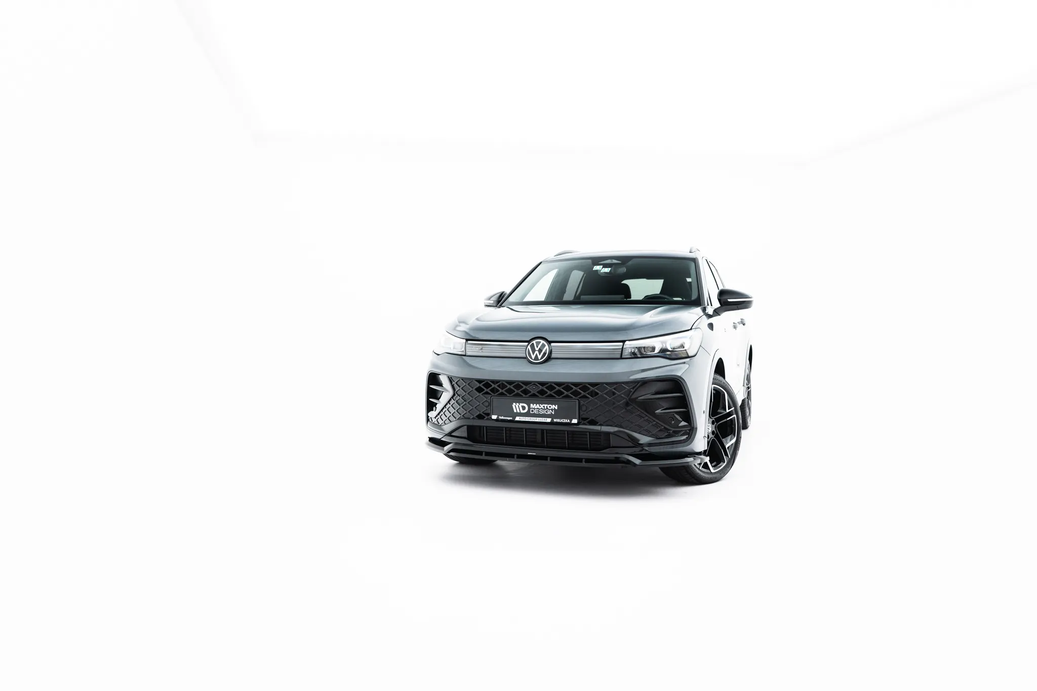 Frontspoiler V.2 VW Tiguan III 2024 -> | Glossy Black Edition – bilde 4