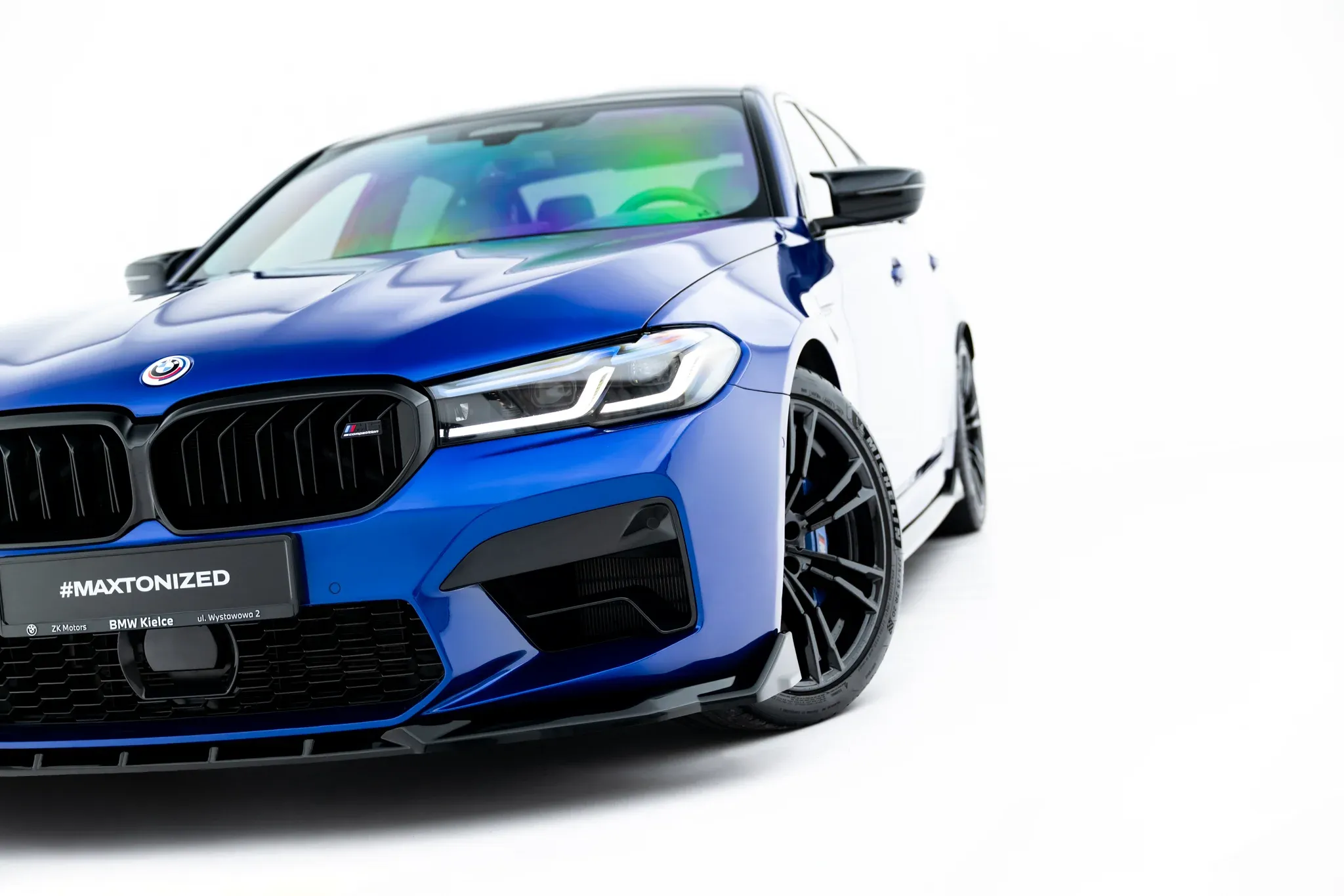 Frontspoiler V.4 BMW M5 (F90) Facelift 2020-> | Glossy Black Edition – bilde 4