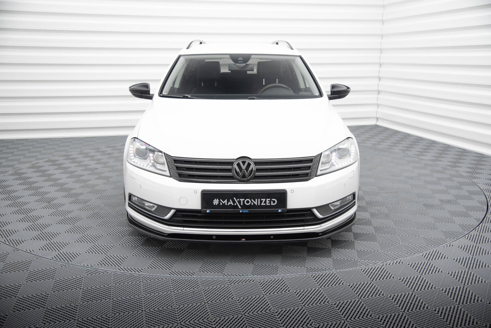 Frontspoiler Volkswagen Passat (B7) 2010 - 2014 | Sport Glossy Black Edition V2 Image 2