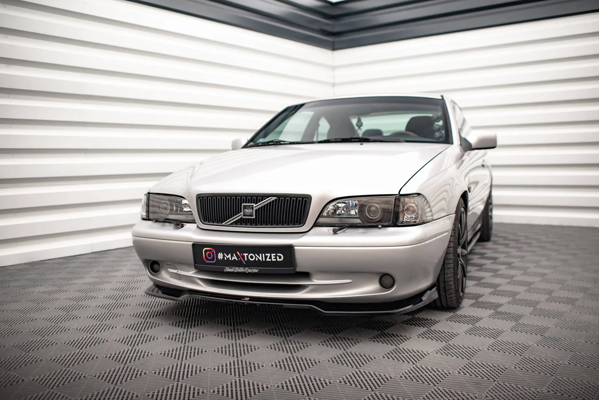 Frontspoiler  Volvo C70 I 1997-2005│ V.2 Glossy Black Edition – bilde 4