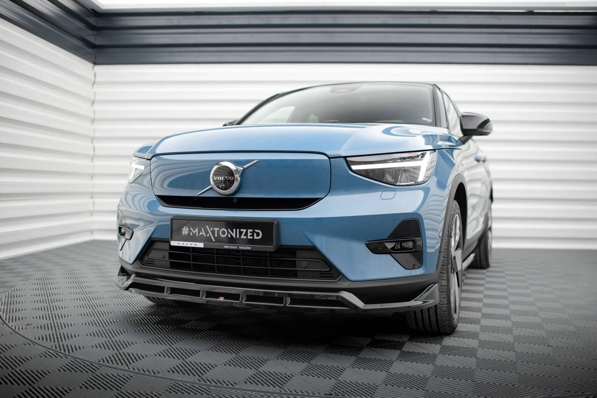 Frontspoiler Volvo EC40/C40 Recharge 2021 ->  | Glossy Black Edition – bilde 3