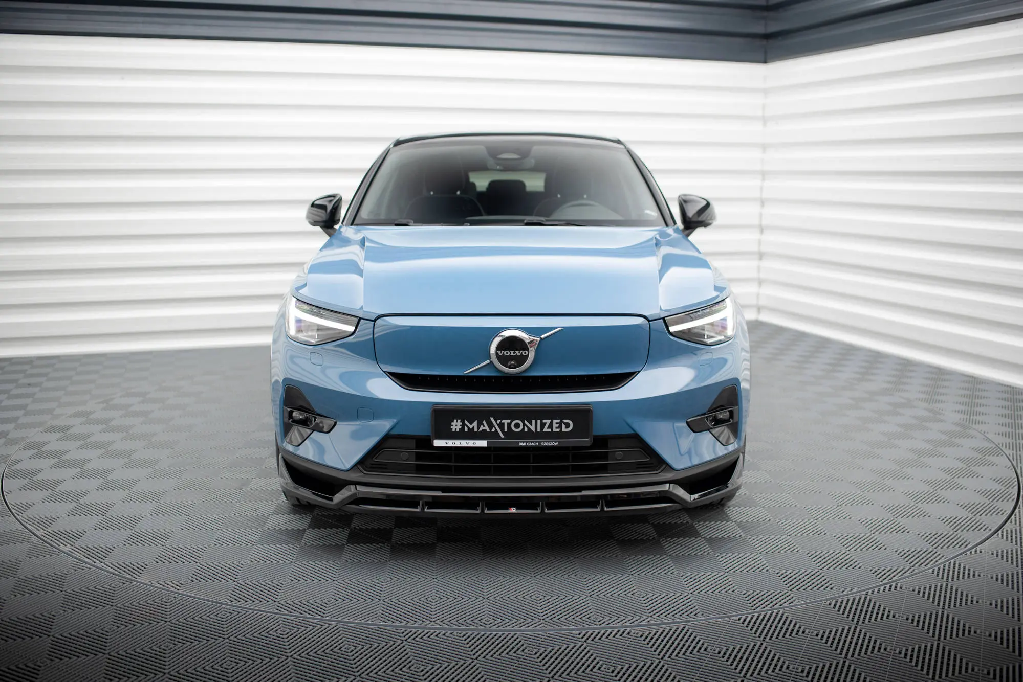 Frontspoiler Volvo EC40/C40 Recharge 2021 ->  | Glossy Black Edition – bilde 4