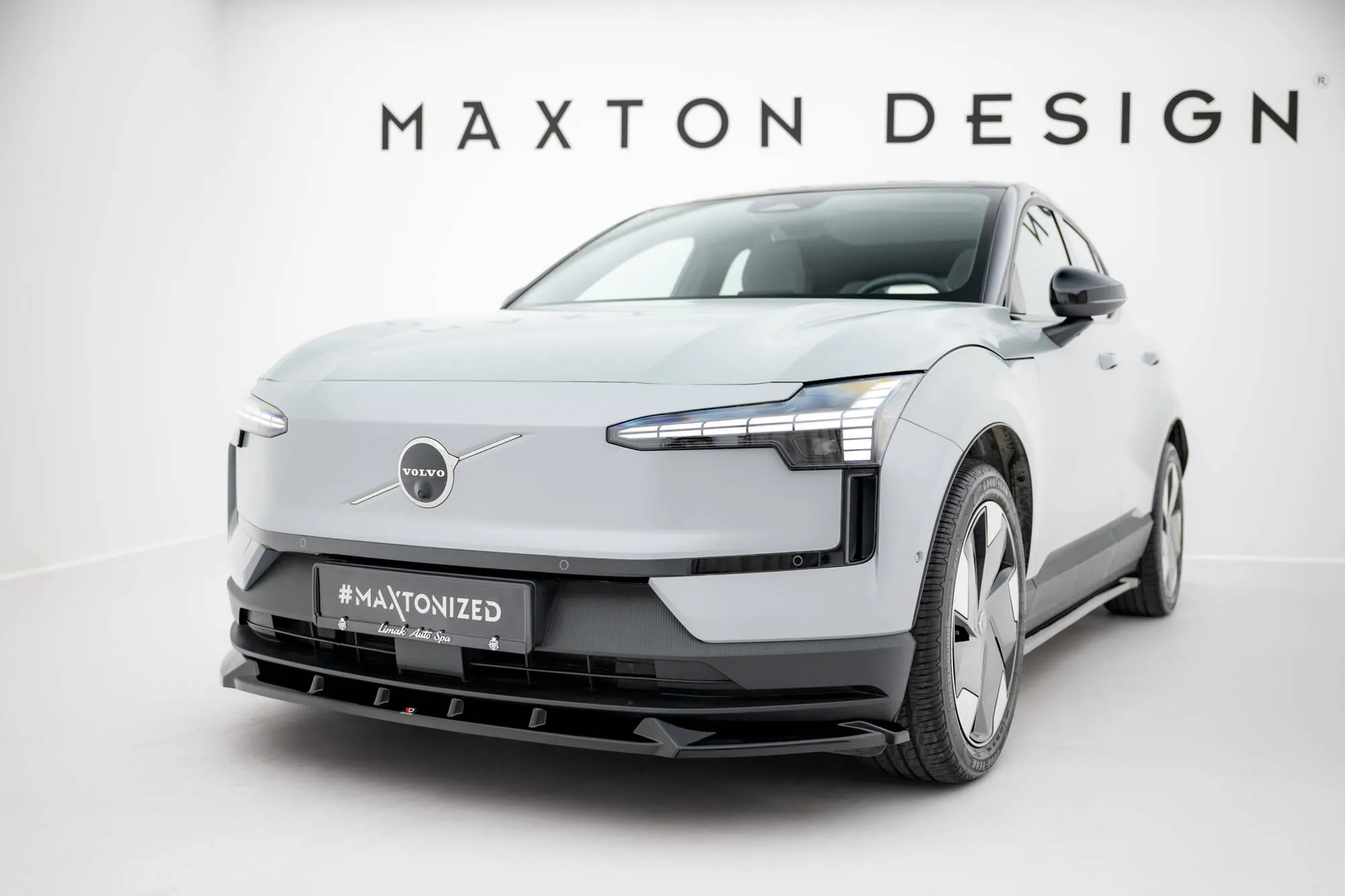 Frontspoiler Volvo EX30 2023 -> | Glossy Black Edition – bilde 4
