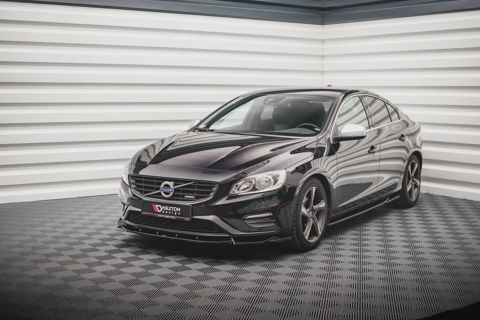 Frontspoiler Volvo S60 II R-Design 2014-2018 │ V.1 Glossy Black Edition – bilde 3