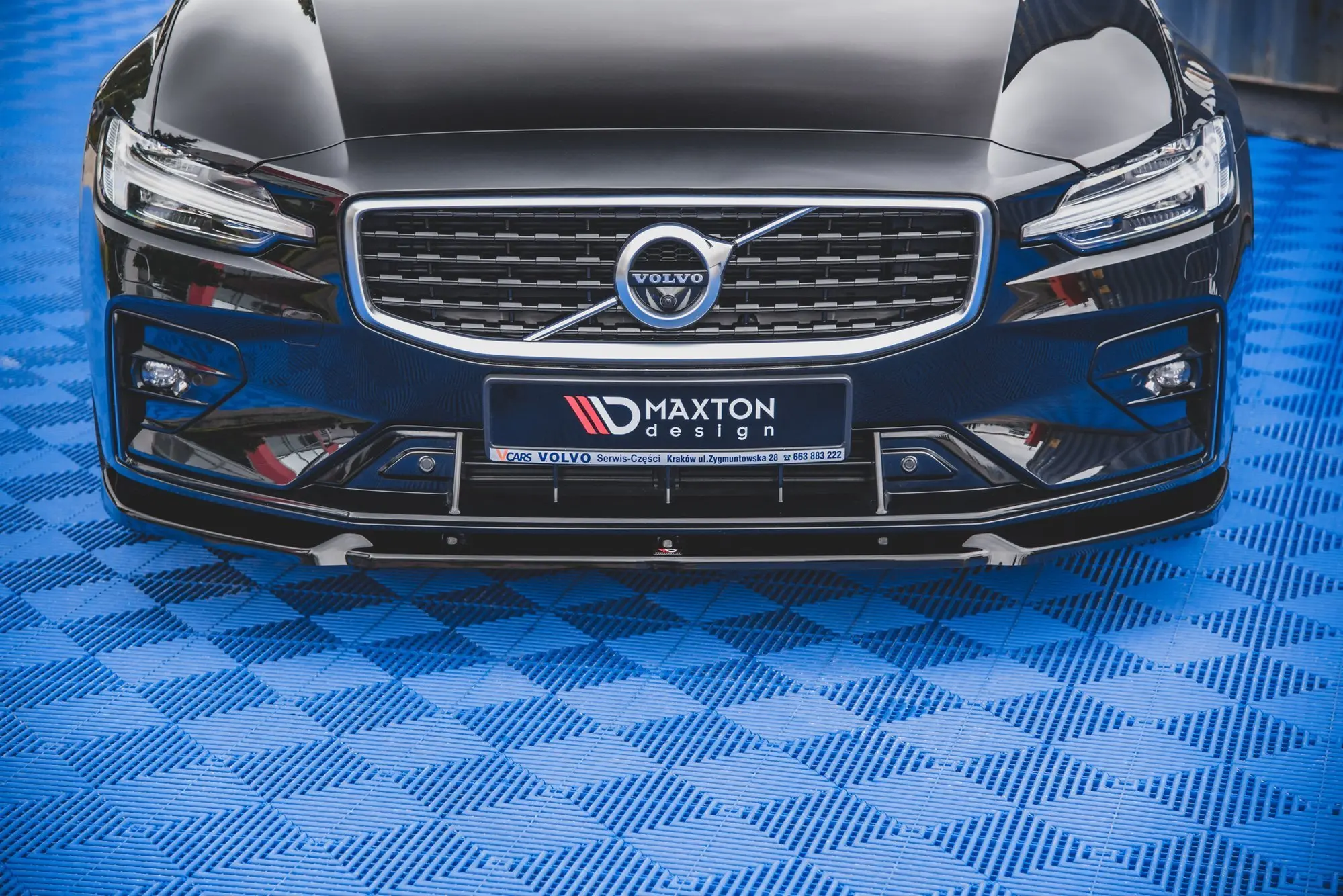 Frontspoiler Volvo S60 III / V60 III R-Design 2018 - 2024 │ V.1 Glossy Black Edition – bilde 3