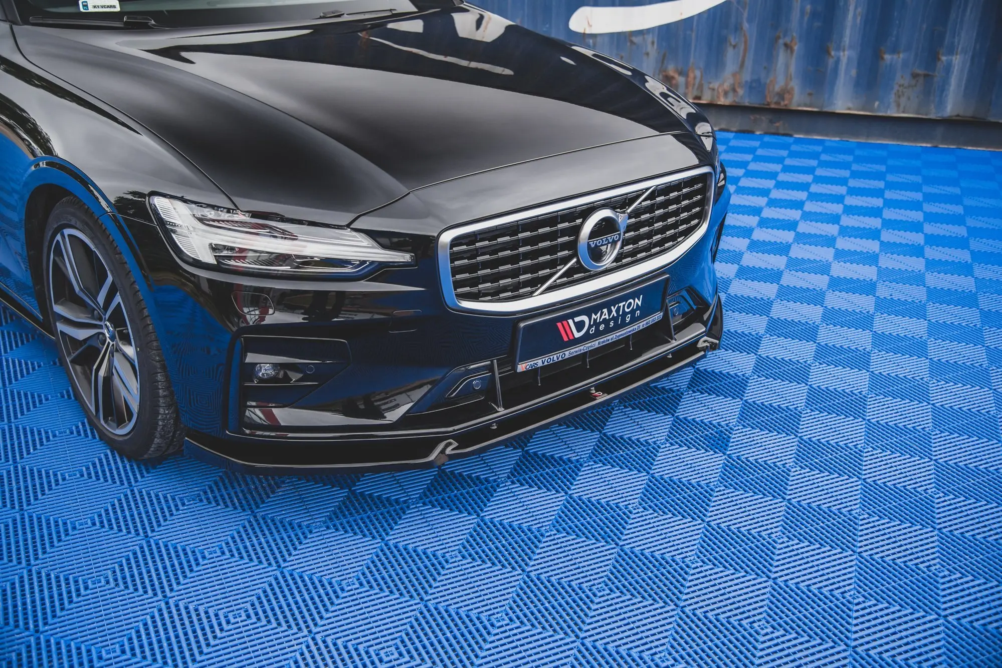 Frontspoiler Volvo S60 III / V60 III R-Design 2018 - 2024 │ V.1 Glossy Black Edition – bilde 4