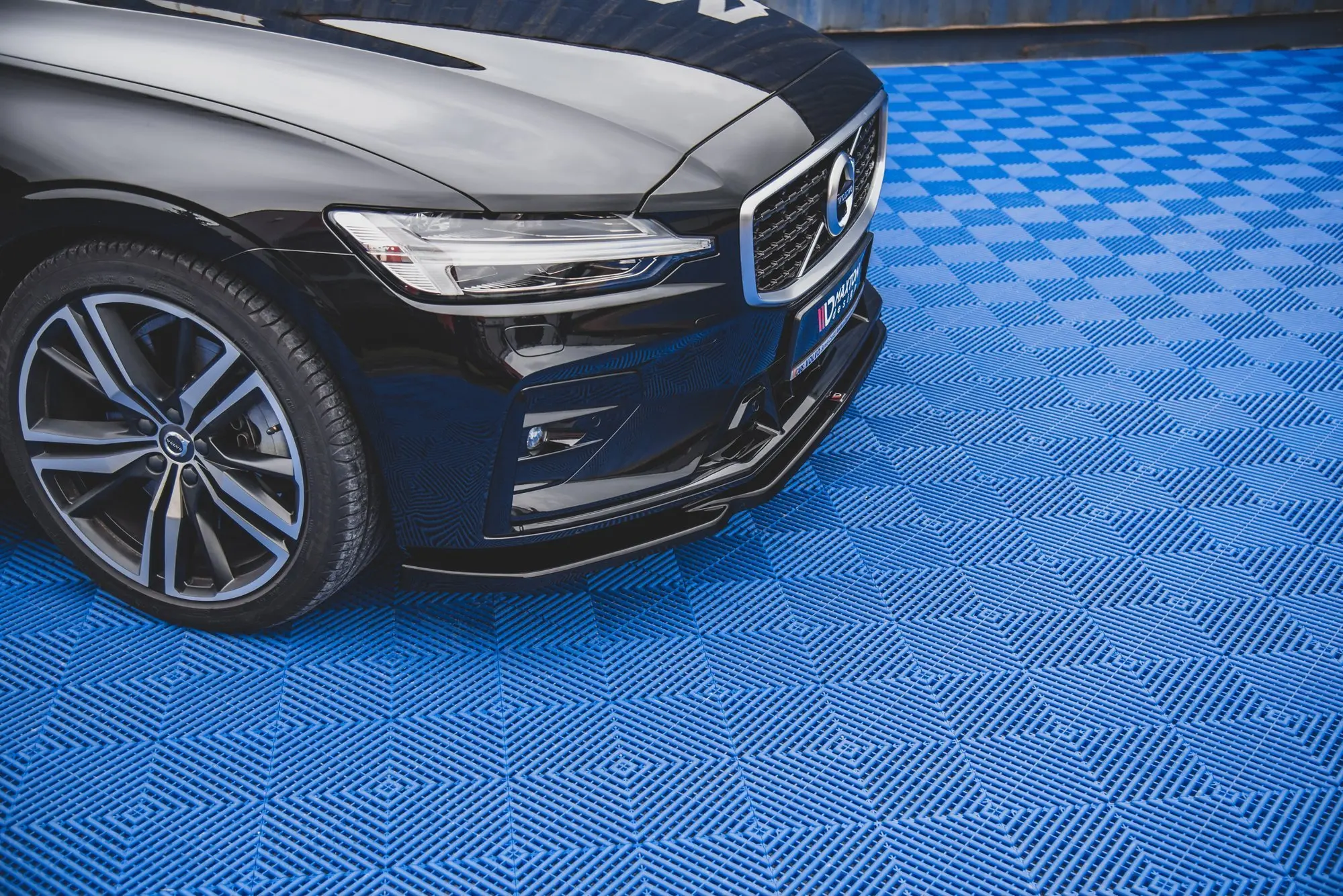 Frontspoiler Volvo S60 III / V60 III R-Design 2018 - 2024 │ V.2 Glossy Black Edition – bilde 2