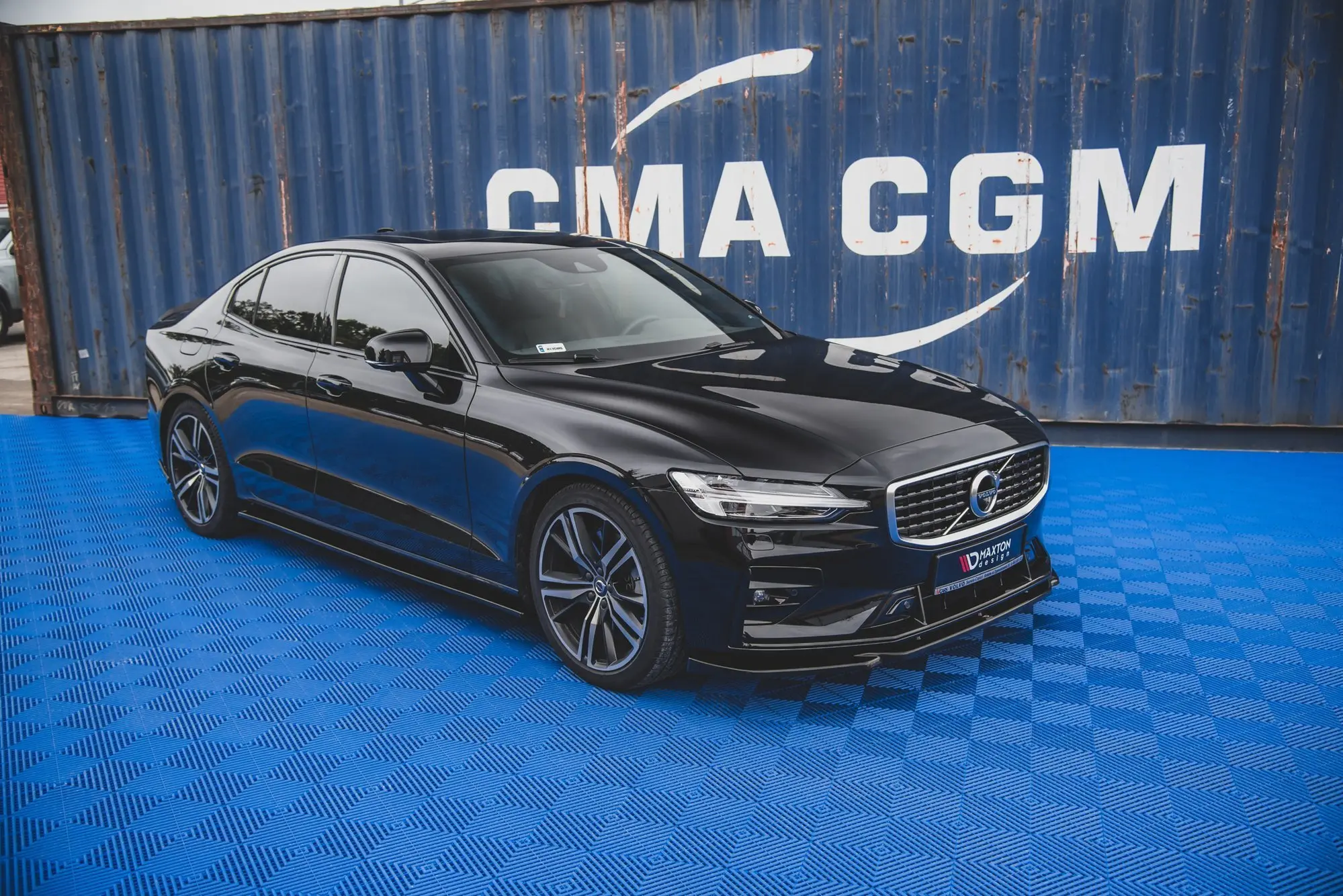 Frontspoiler Volvo S60 III / V60 III R-Design 2018 - 2024 │ V.2 Glossy Black Edition – bilde 5