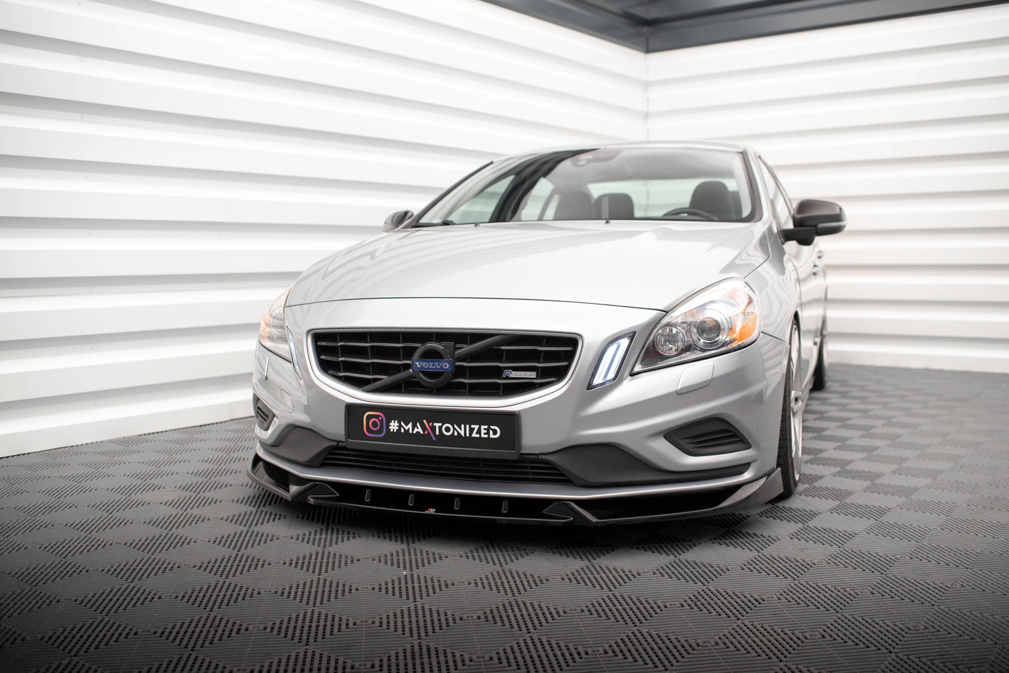 Frontspoiler Volvo S60 R-Design II 2010 - 2013 | Sport Glossy Black Edition V1