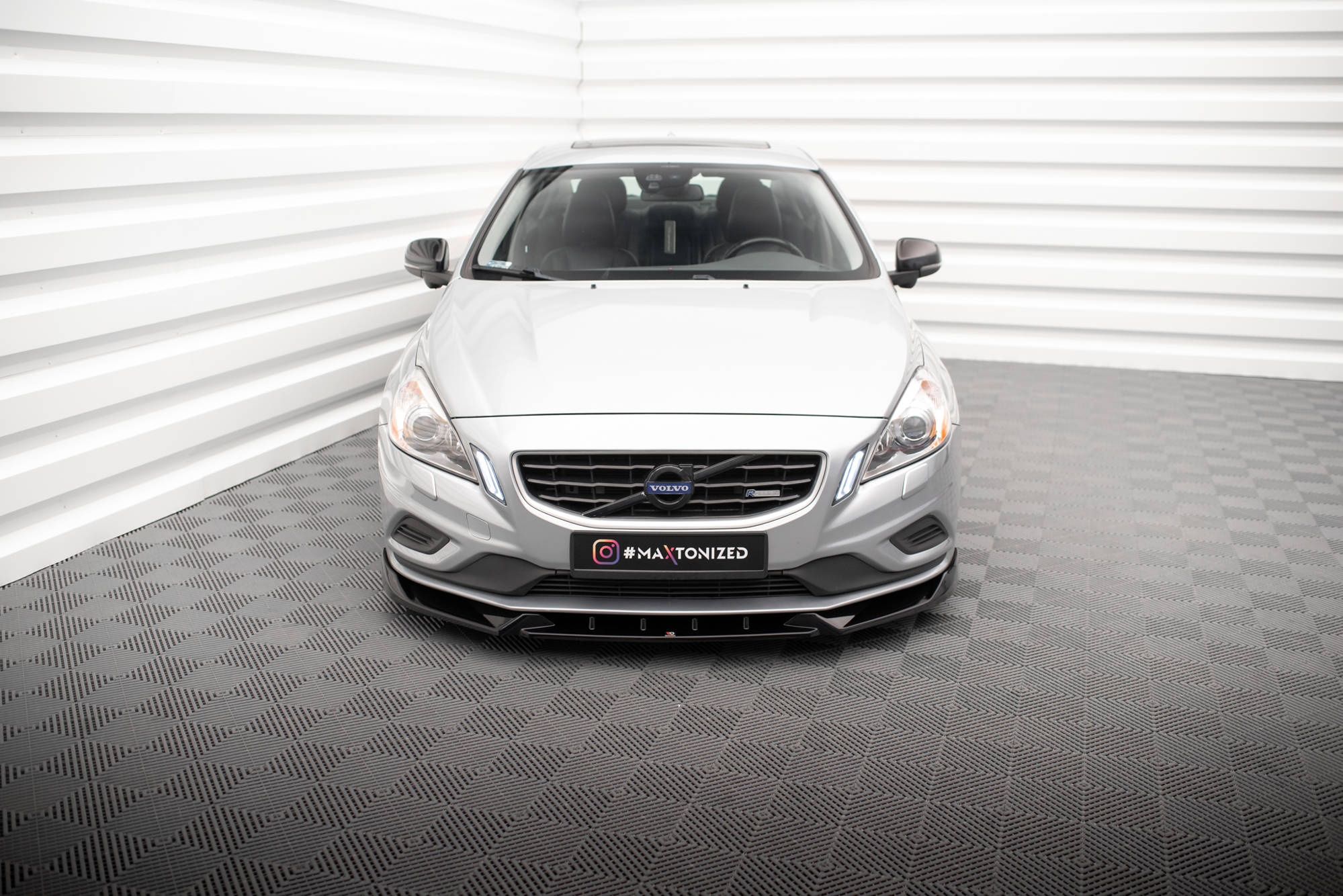Frontspoiler Volvo S60 R-Design II 2010 - 2013 | Sport Glossy Black Edition V1 – bilde 2