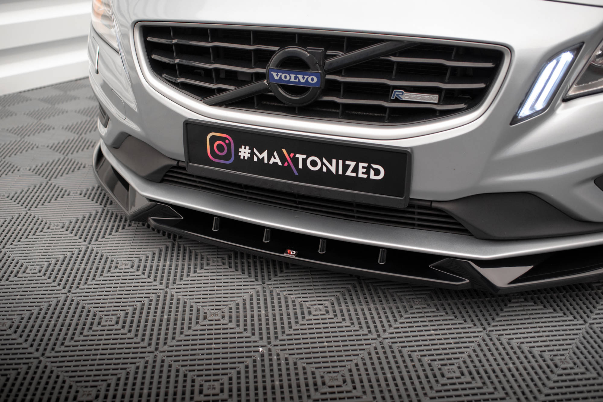 Frontspoiler Volvo S60 R-Design II 2010 - 2013 | Sport Glossy Black Edition V1 – bilde 3