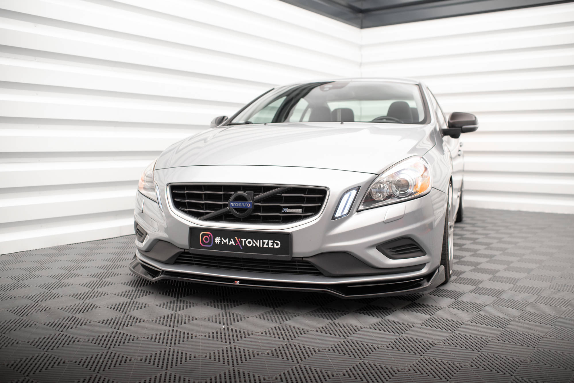 Frontspoiler Volvo S60 R-Design II 2010 - 2013 | Sport Glossy Black Edition V2