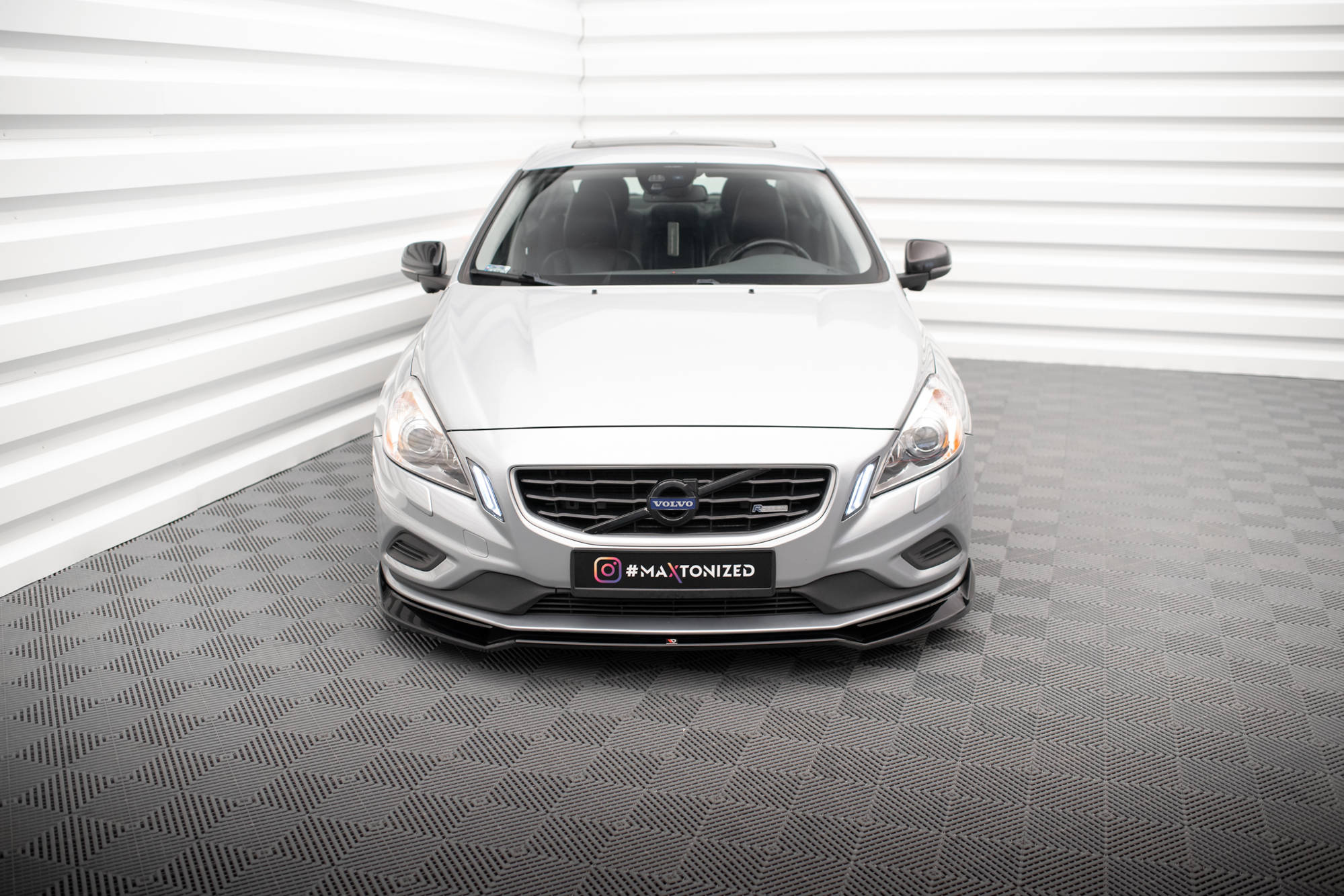 Frontspoiler Volvo S60 R-Design II 2010 - 2013 | Sport Glossy Black Edition V2 – bilde 2