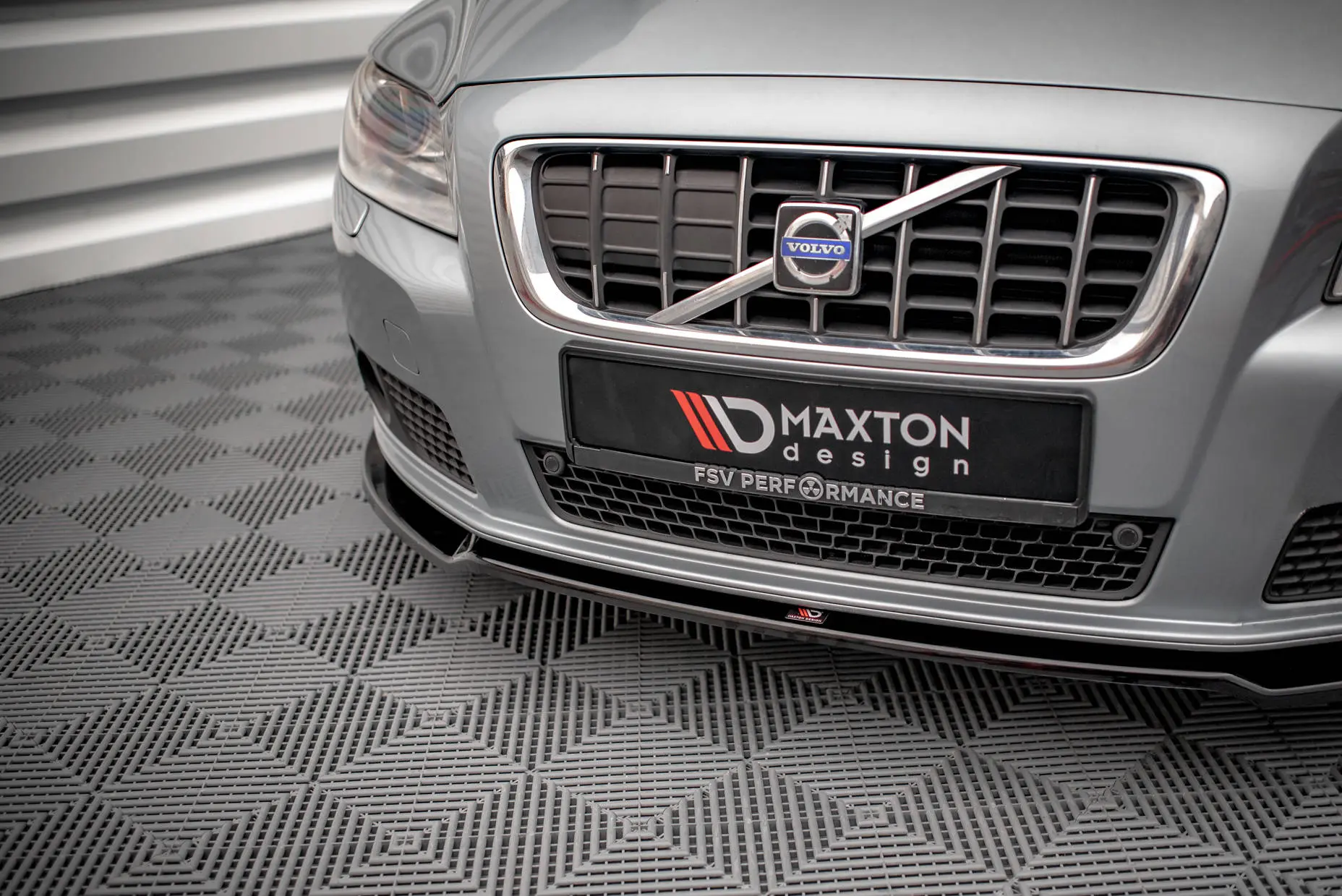 Frontspoiler Volvo V70 III 2007 - 2013 | V.2 Glossy Black Edition