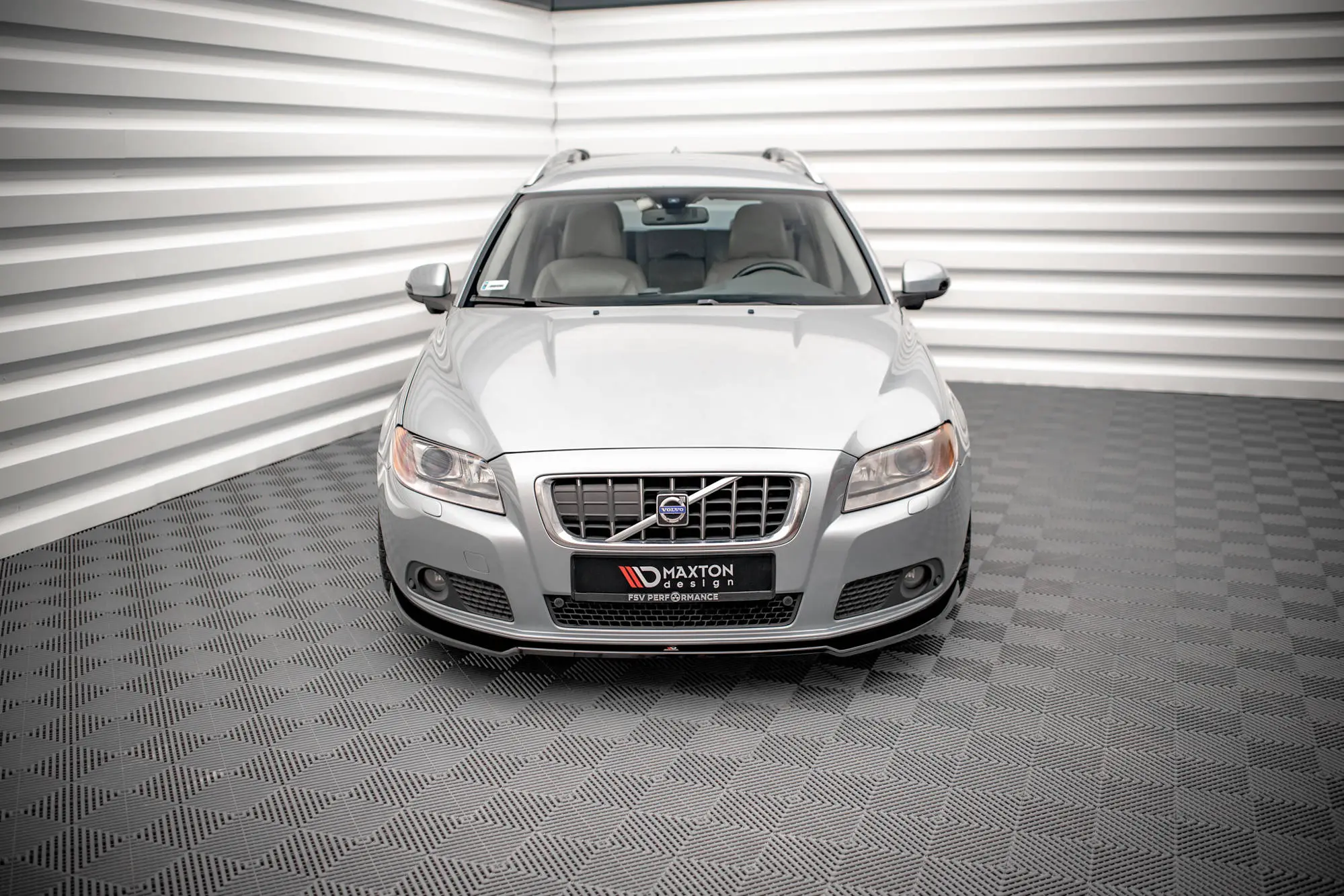 Frontspoiler Volvo V70 III 2007 - 2013 | V.2 Glossy Black Edition – bilde 2