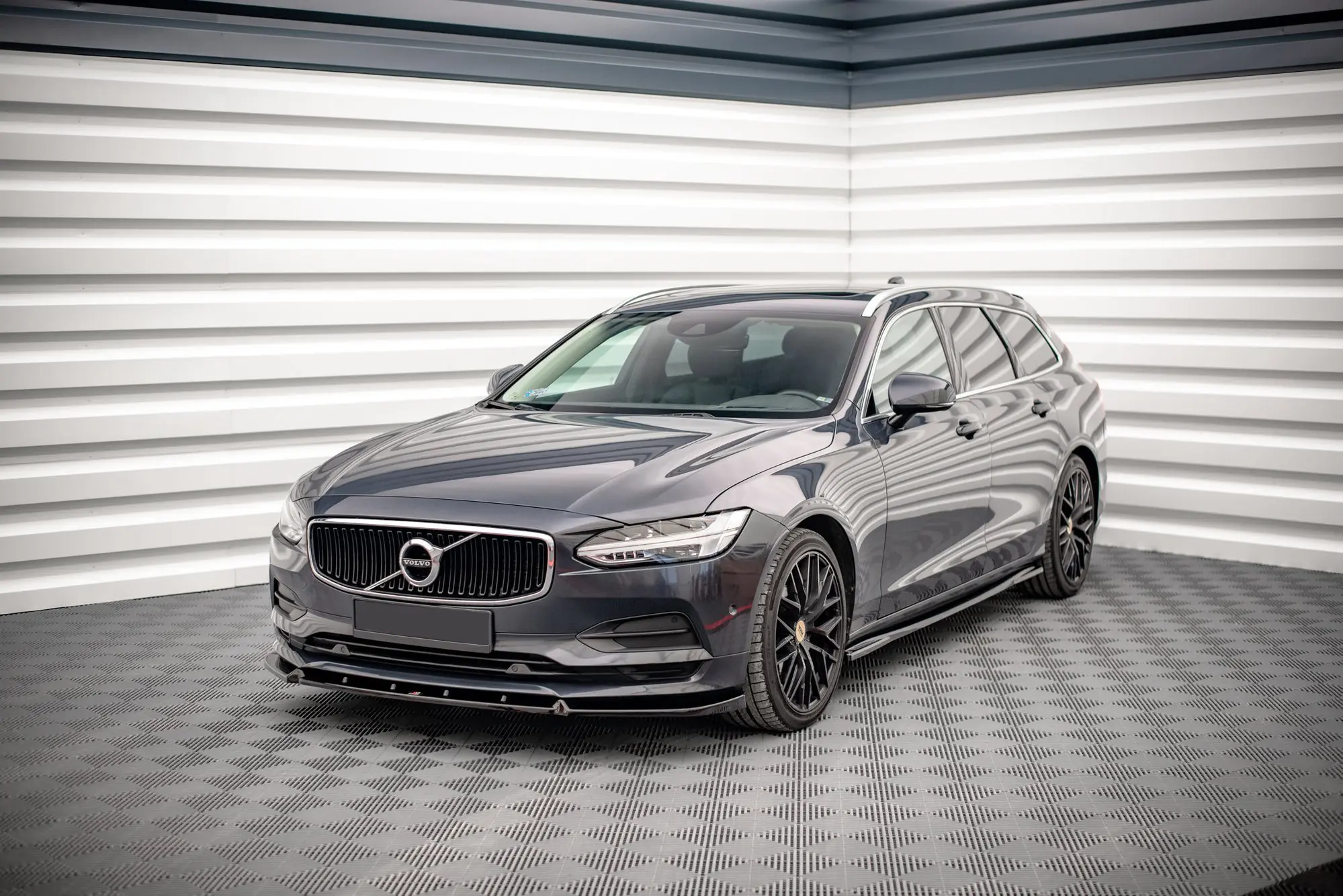Frontspoiler Volvo V90 II 2016-2020 | V.2 Glossy Black Edition – bilde 2