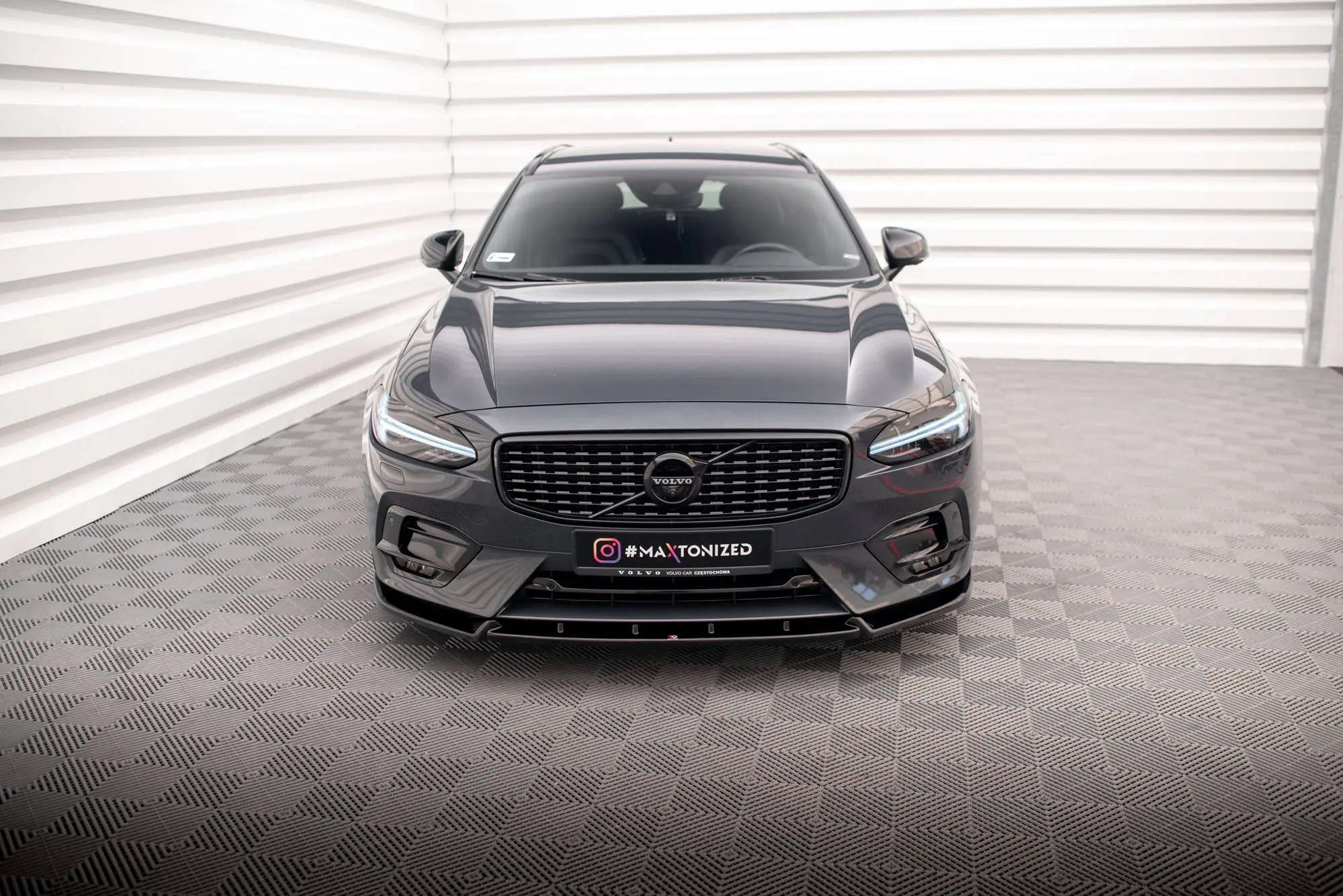 Frontspoiler Volvo V90 / S90  II R-Design 2016 - 2020 | Glossy Black Edition – bilde 4