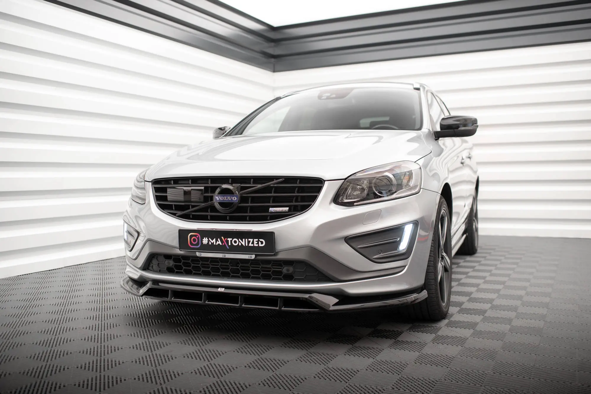 Frontspoiler Volvo XC60 I R-Design Facelift 2013 - 2017 | Glossy Black Edition – bilde 2