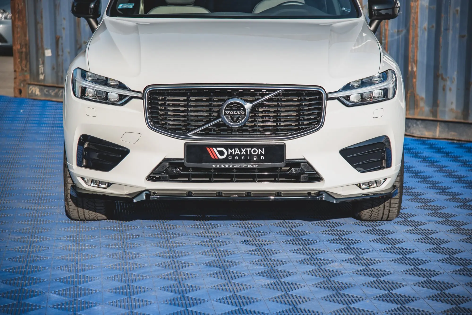 Frontspoiler Volvo XC60 II R-Design 2017 - 2021 | V.2 Glossy Black Edition – bilde 2