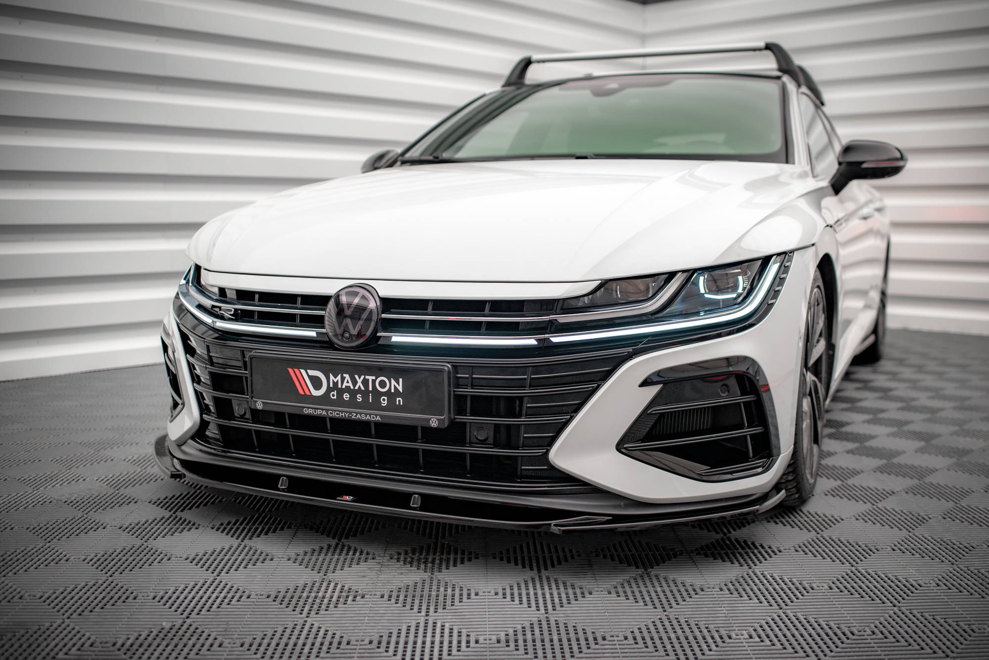 Frontspoiler VW Arteon R Facelift 2020 - 2025 | V.1 Glossy Black Edition – bilde 4