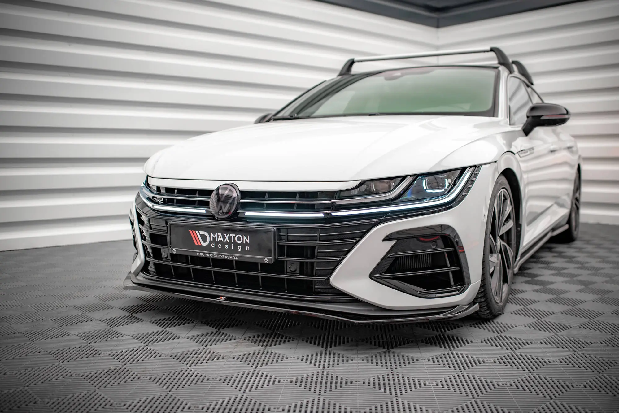 Frontspoiler VW Arteon R Facelift 2020 - 2025 | V.3 Glossy Black Edition – bilde 4