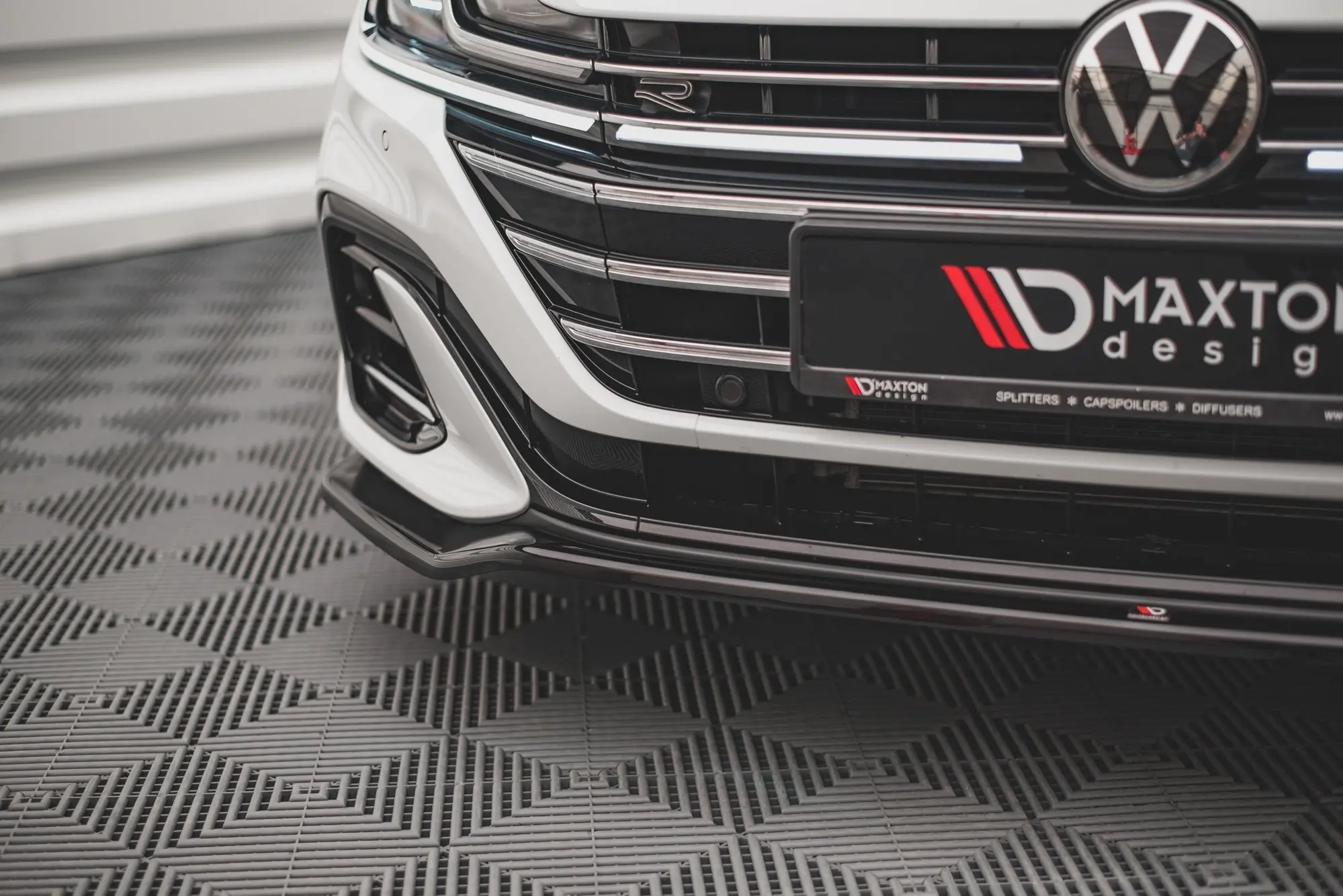Frontspoiler VW Arteon R-Line Facelift 2020 - 2025 | V.3 Glossy Black Edition