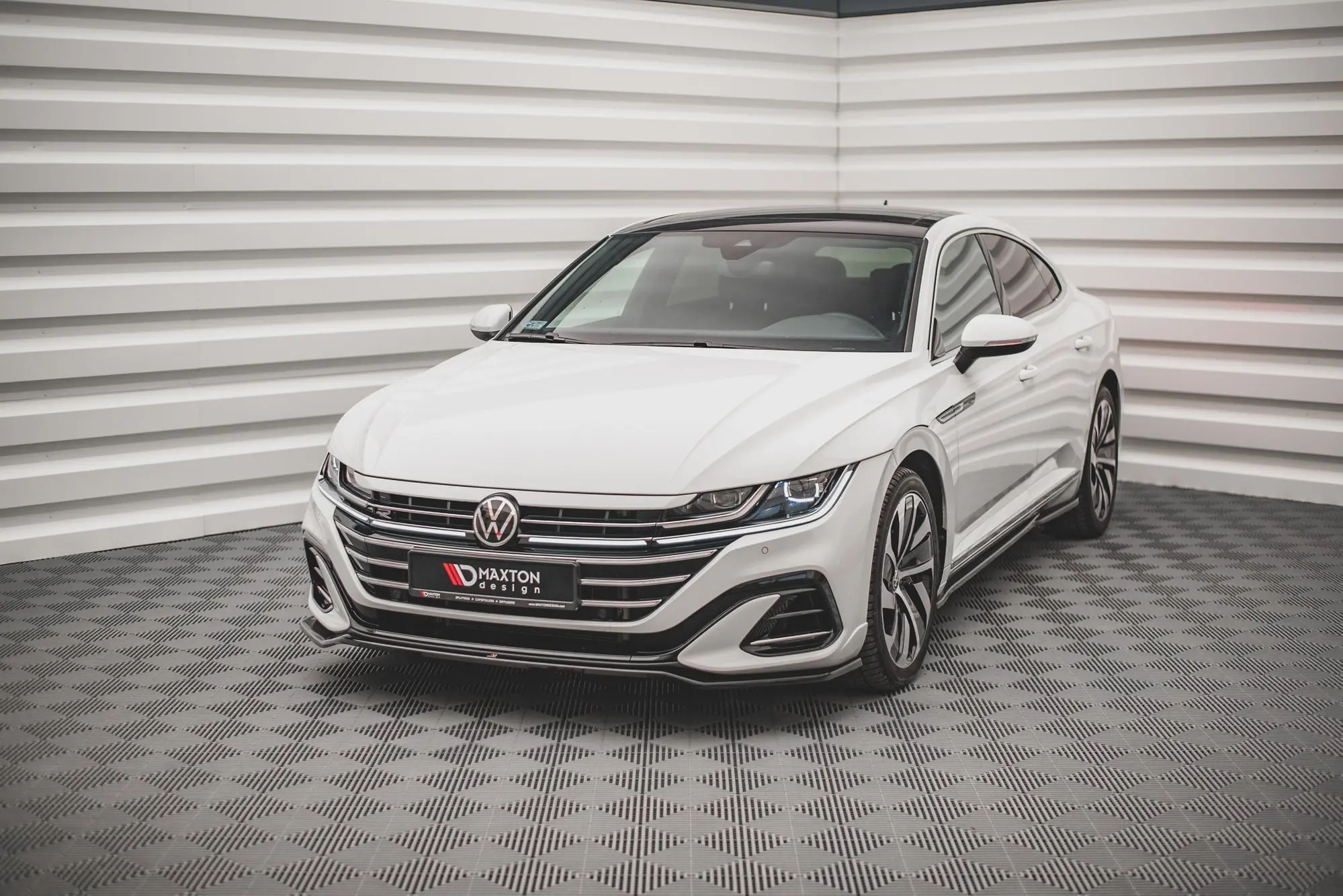 Frontspoiler VW Arteon R-Line Facelift 2020 - 2025 | V.3 Glossy Black Edition – bilde 4