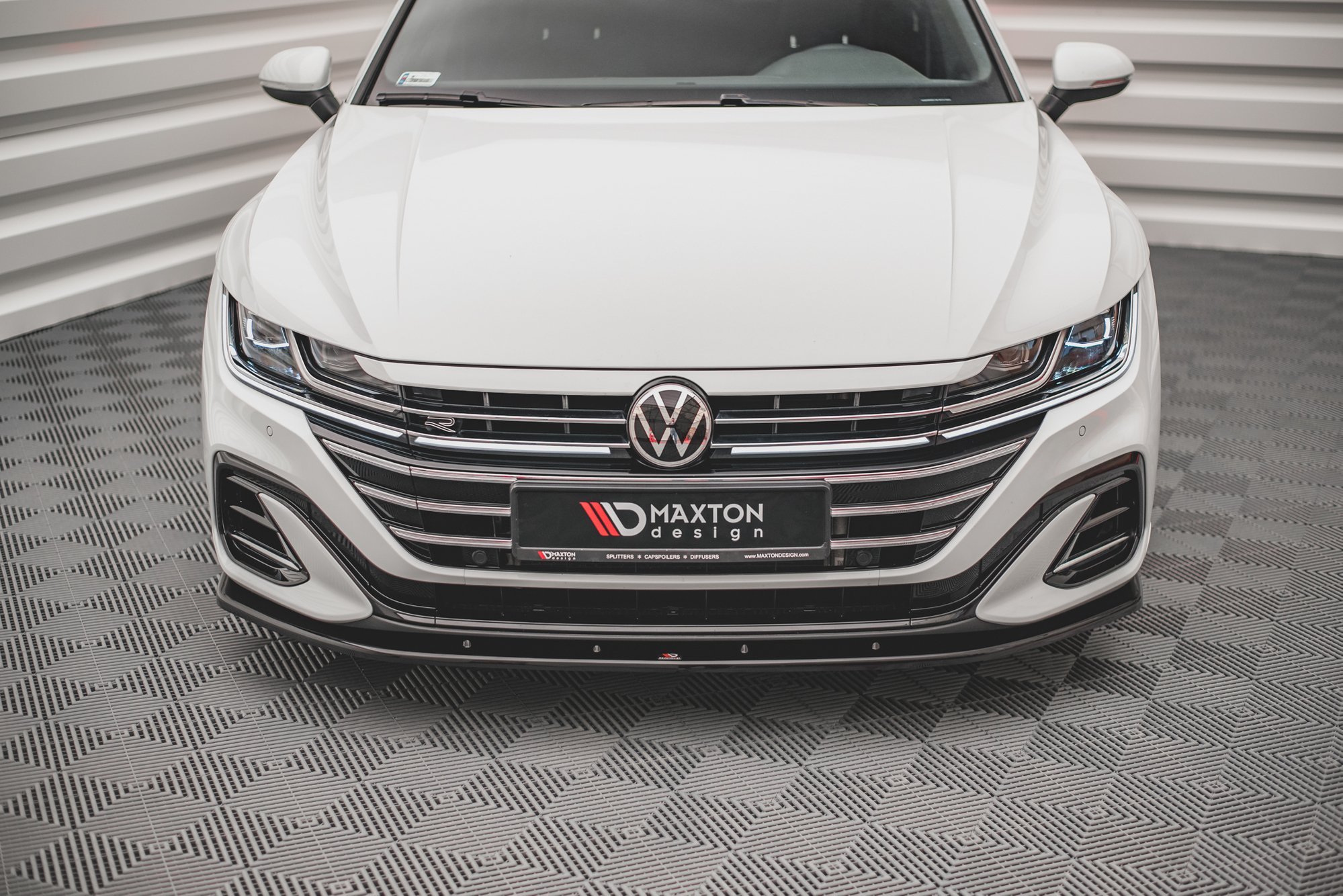Frontspoiler VW Arteon R-Line Facelift 2020-> | V.2 Glossy Black Edition