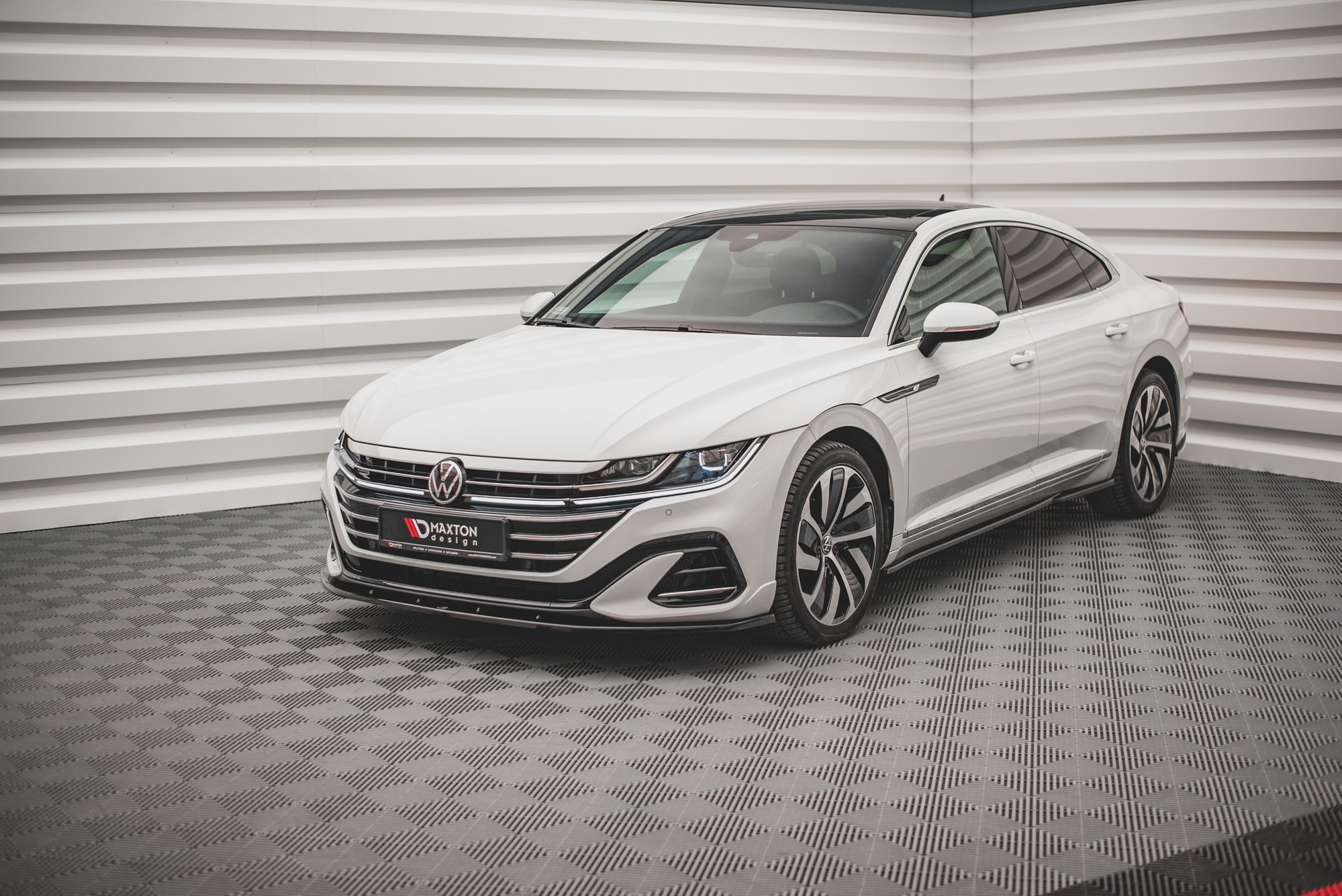 Frontspoiler VW Arteon R-Line Facelift 2020-> | V.2 Glossy Black Edition – bilde 3