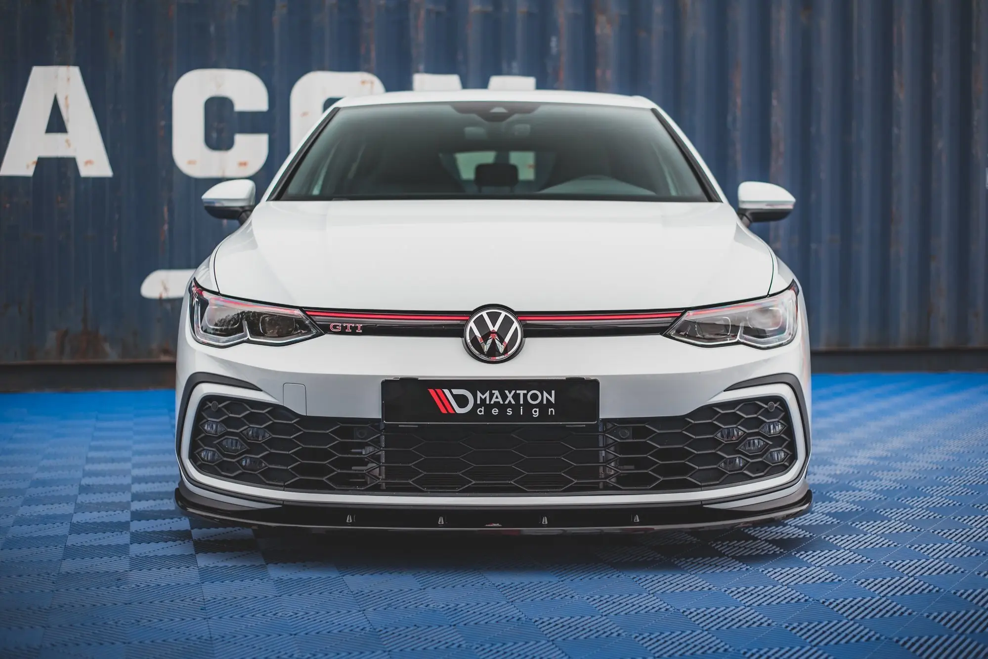 Frontspoiler VW Golf 8 GTI / GTE R-Line 2019 -> | V.1 Glossy Black Edition Image 3