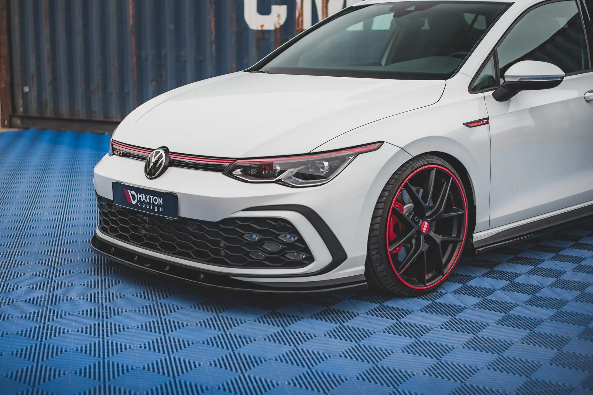 Frontspoiler VW Golf 8 GTI / GTE R-Line 2019 -> | V.1 Glossy Black Edition Image 6