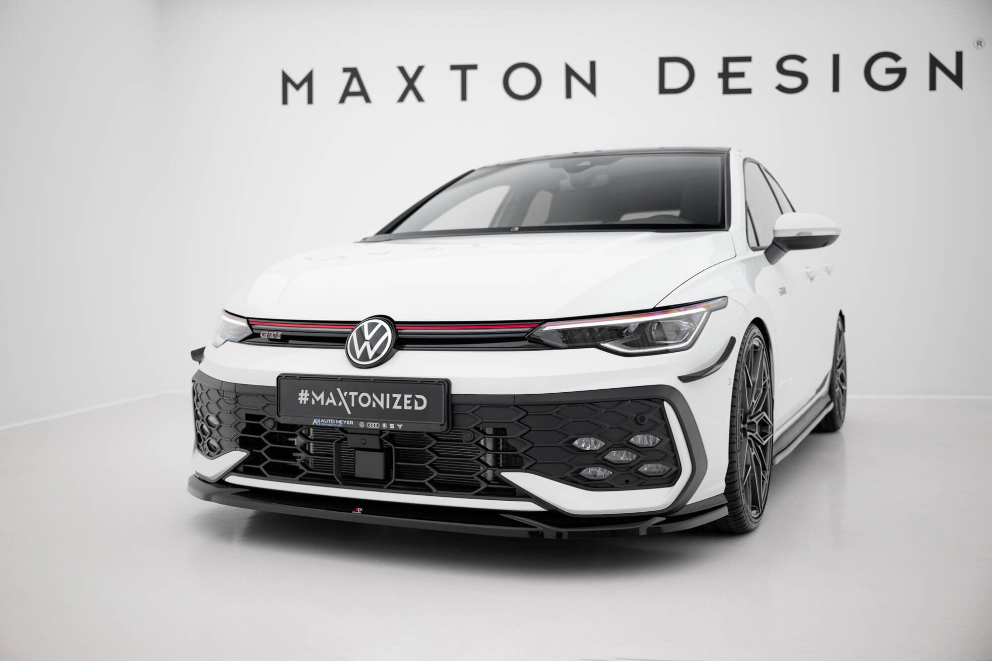 Frontspoiler VW Golf (R-Line/GTE/GTI) VIII Facelift 2024 -> | Sport Glossy Black Edition