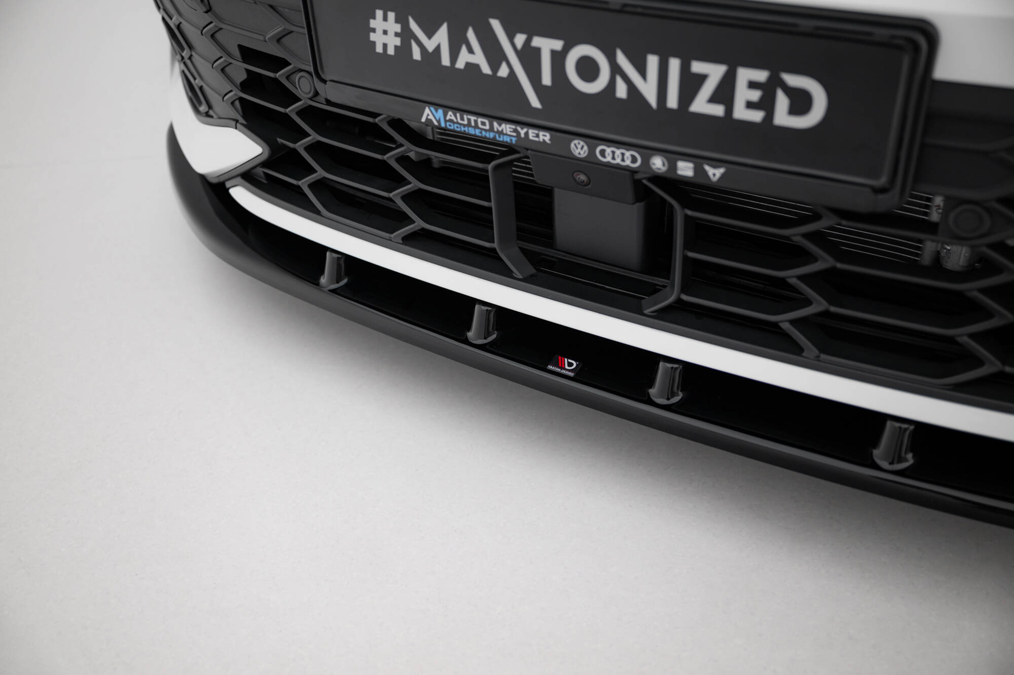 Frontspoiler VW Golf (R-Line/GTE/GTI) VIII Facelift 2024 -> | Sport Glossy Black Edition V1 – bilde 3